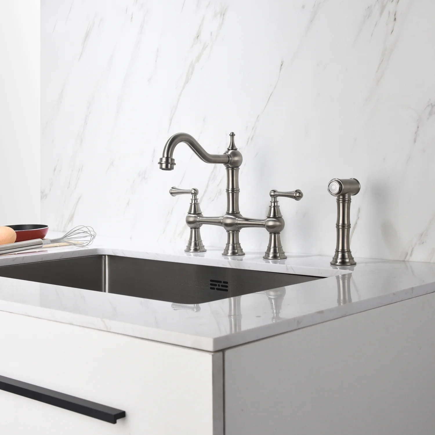 DremFaryoyo Bridge Dual Handles Kitchen Faucet With Pull-Out Side Spray in