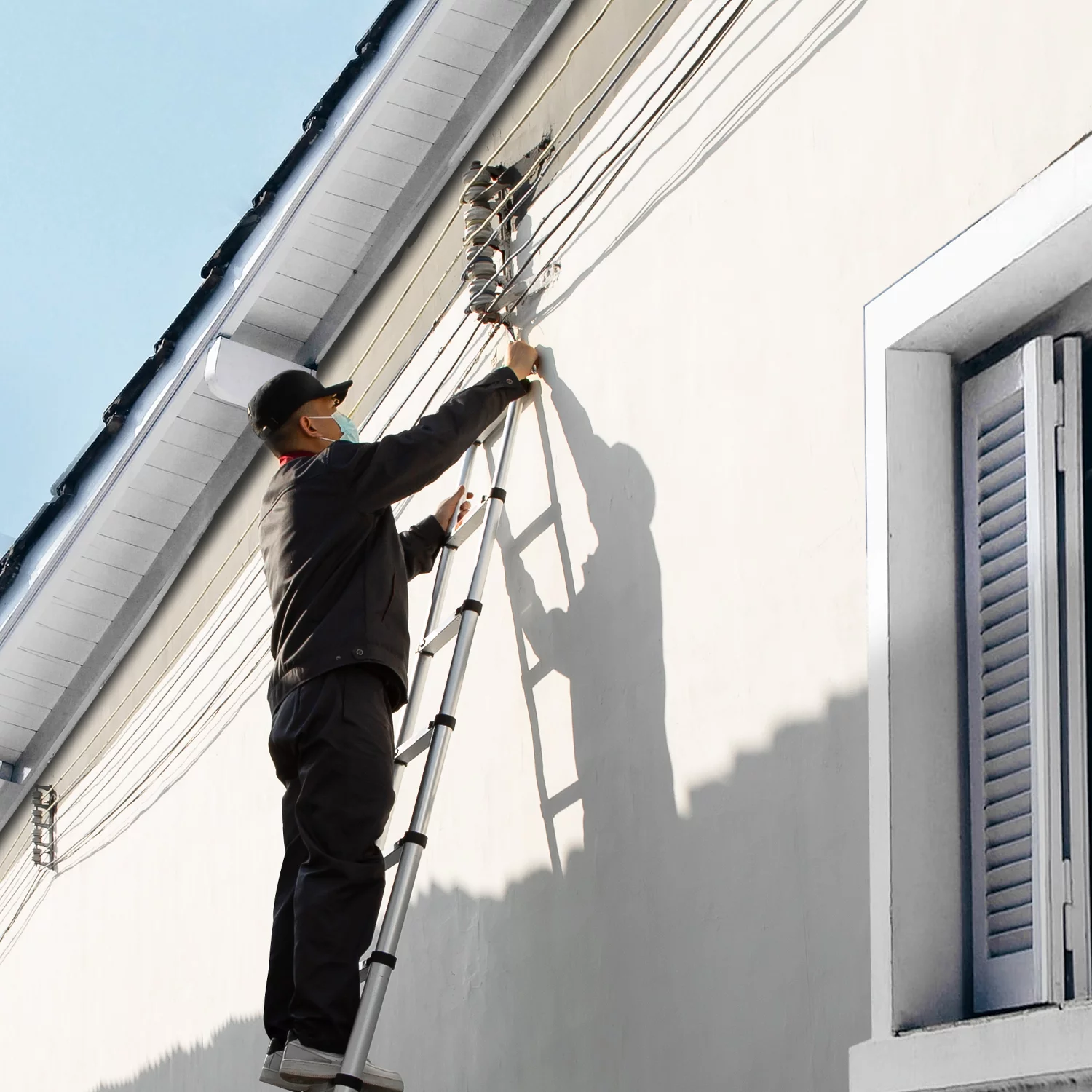 MoNiBloom 10.6Ft Aluminum Telescoping Multi Position Ladder, 330lbs Load Capacity, Extension Steps Anti-Slip Rubber Feet