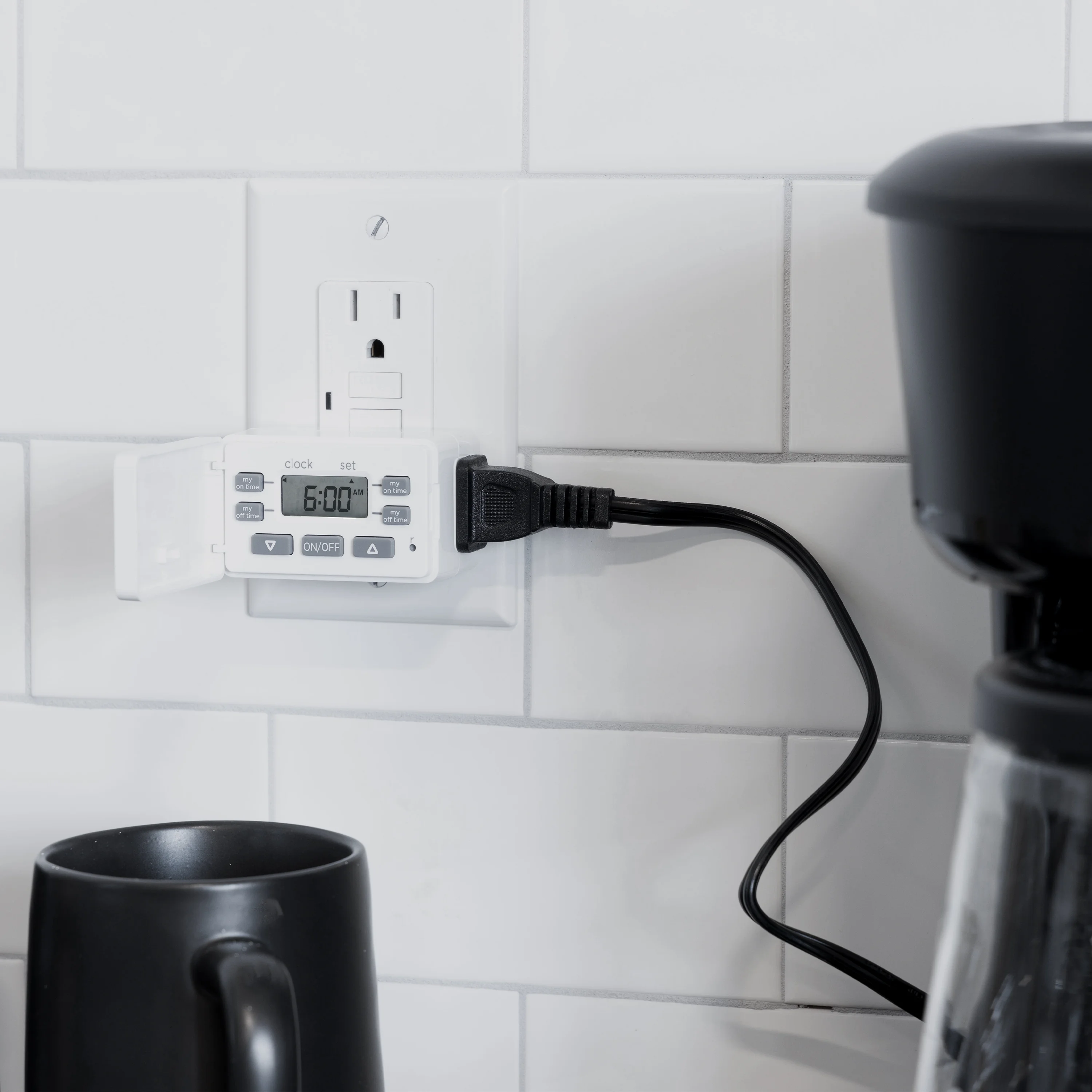 myTouchSmart Digital Fashion Timer, 1-Outlet Polarized, 2 Settings, 24hr, White, Cover