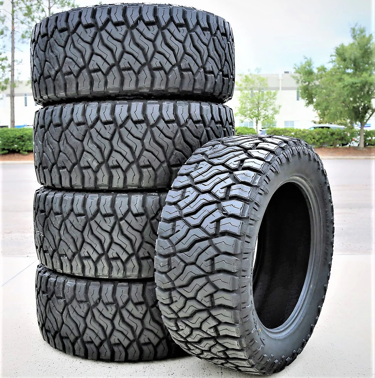 Tire Venom Power Terra Hunter R/T+ LT 33X13.50R24 Load E 10 Ply RT R/T