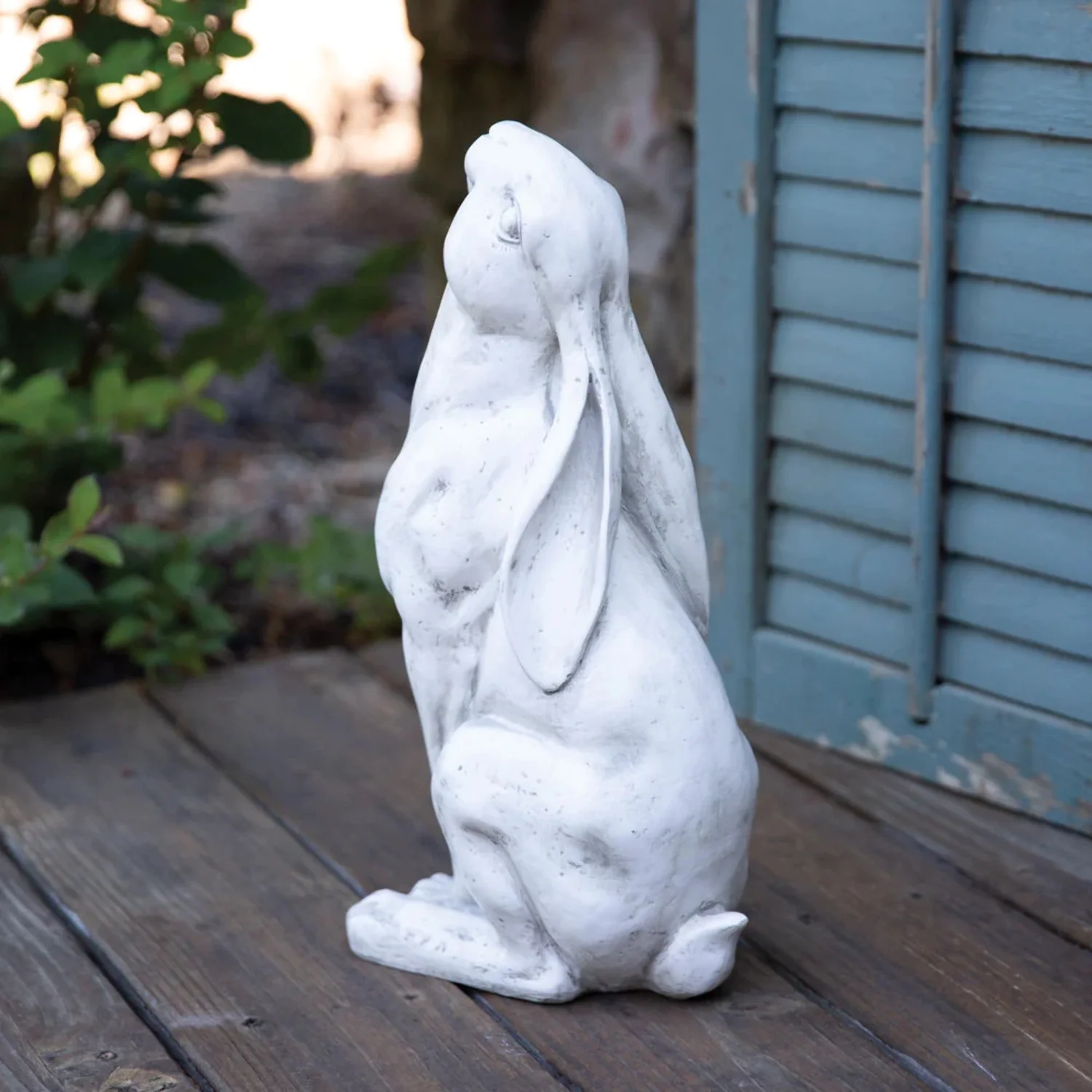CTW Home 680643 15.5 x 6.5 x 8 in. Gazing Hare Garden Statue