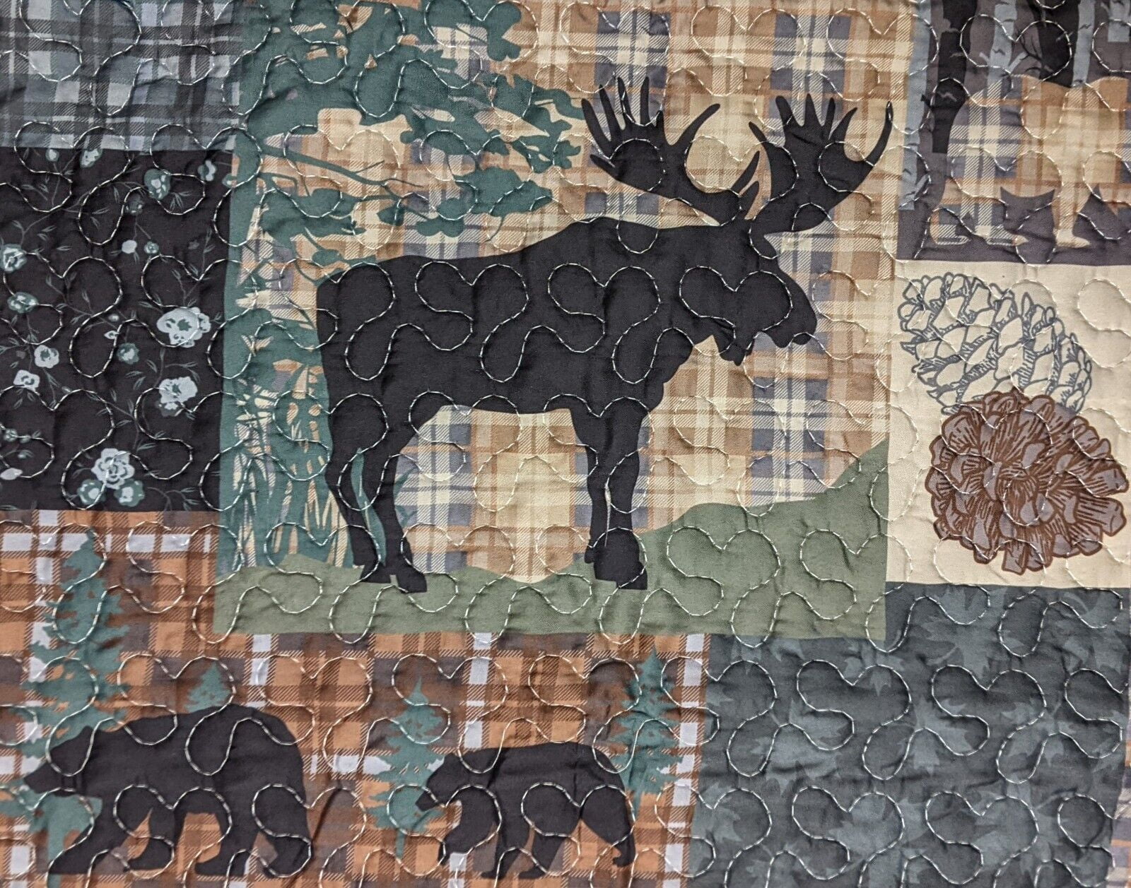 GRAND BEAR LODGE Wilderness Cabin Quilted Throw Blanket, 50