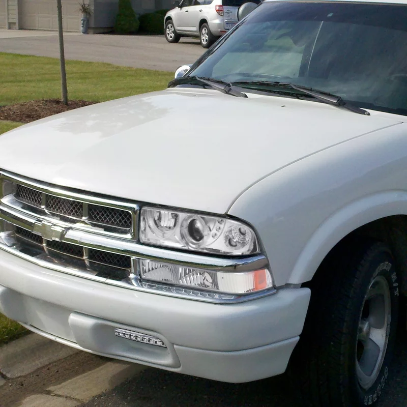 Spec-D Tuning LED Projector Halo Headlights + Clear Bumper Lamps + 8-Smd Fog Lights Compatible with 1998-2004 Chevy Chevrolet S10 Blazer Left + Right Pair Headlamps Assembly