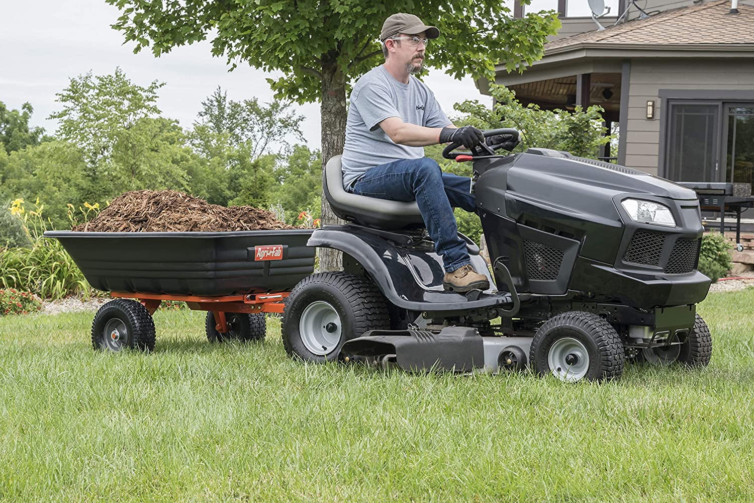 Agri-Fab, Inc  Agri-Fab Poly Swiveling/Dump Cart, 500lb