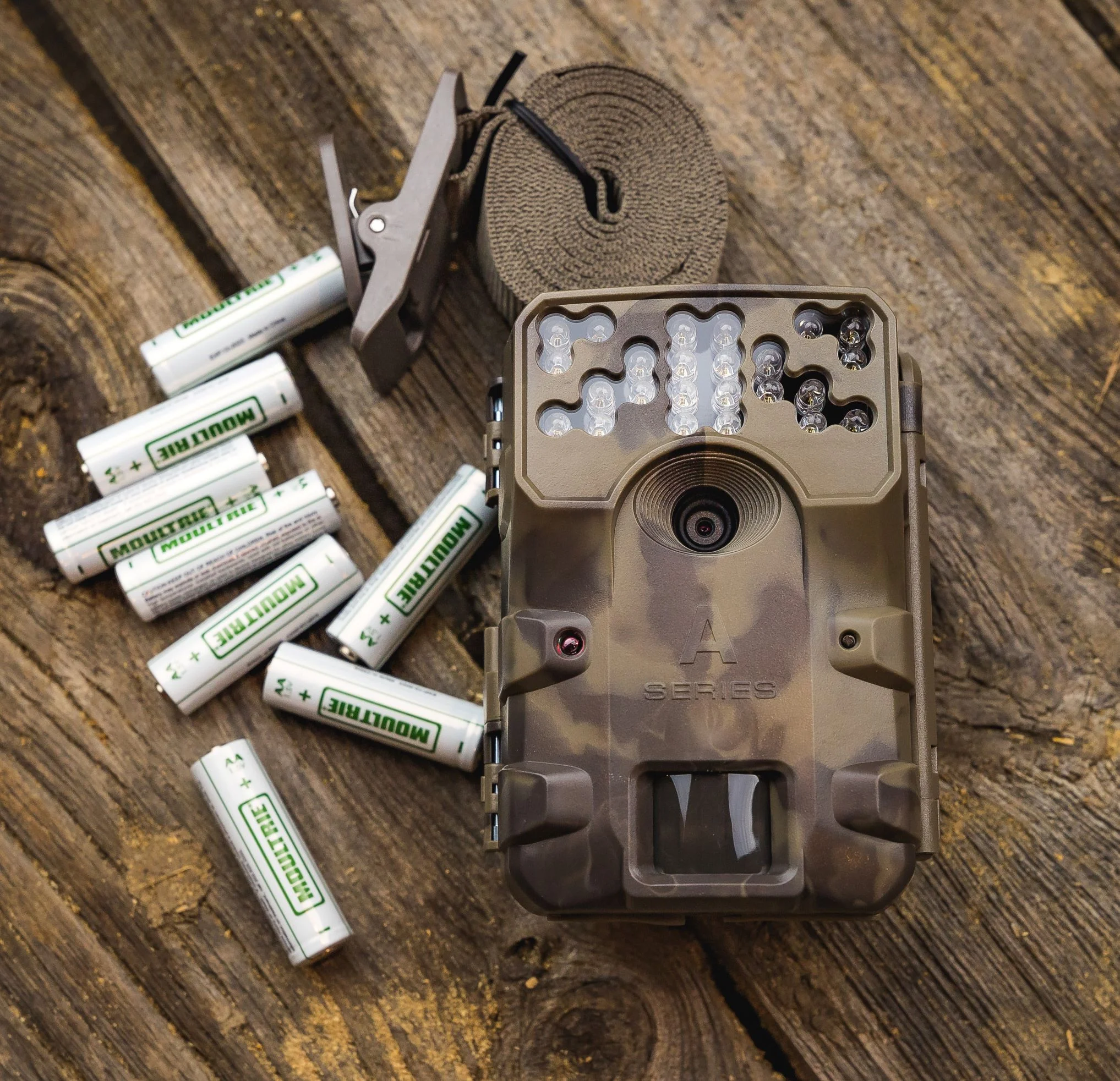 Moultrie W800 Infrared Hunting Trail Camera Bundle, 26 Megapixels