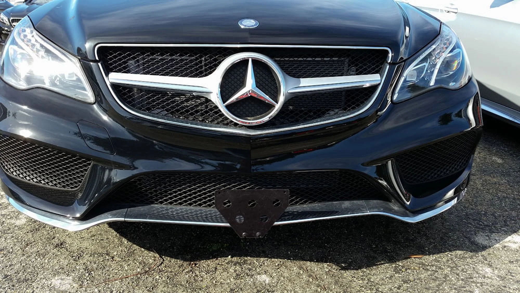 STO N SHO Front License Plate Bracket Compatible with 2016 Mercedes E400 Sport (SNS88)