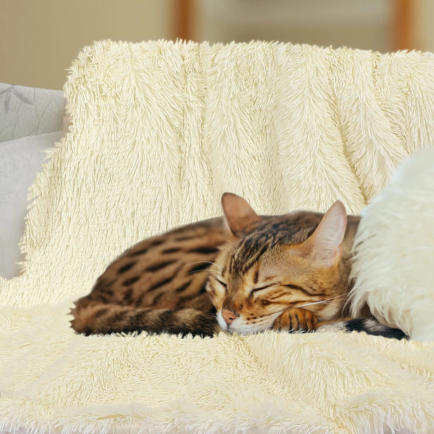 PiccoCasa Faux Fur Blanket Soft Warm Reversible Shaggy Sherpa, Beige Queen/90