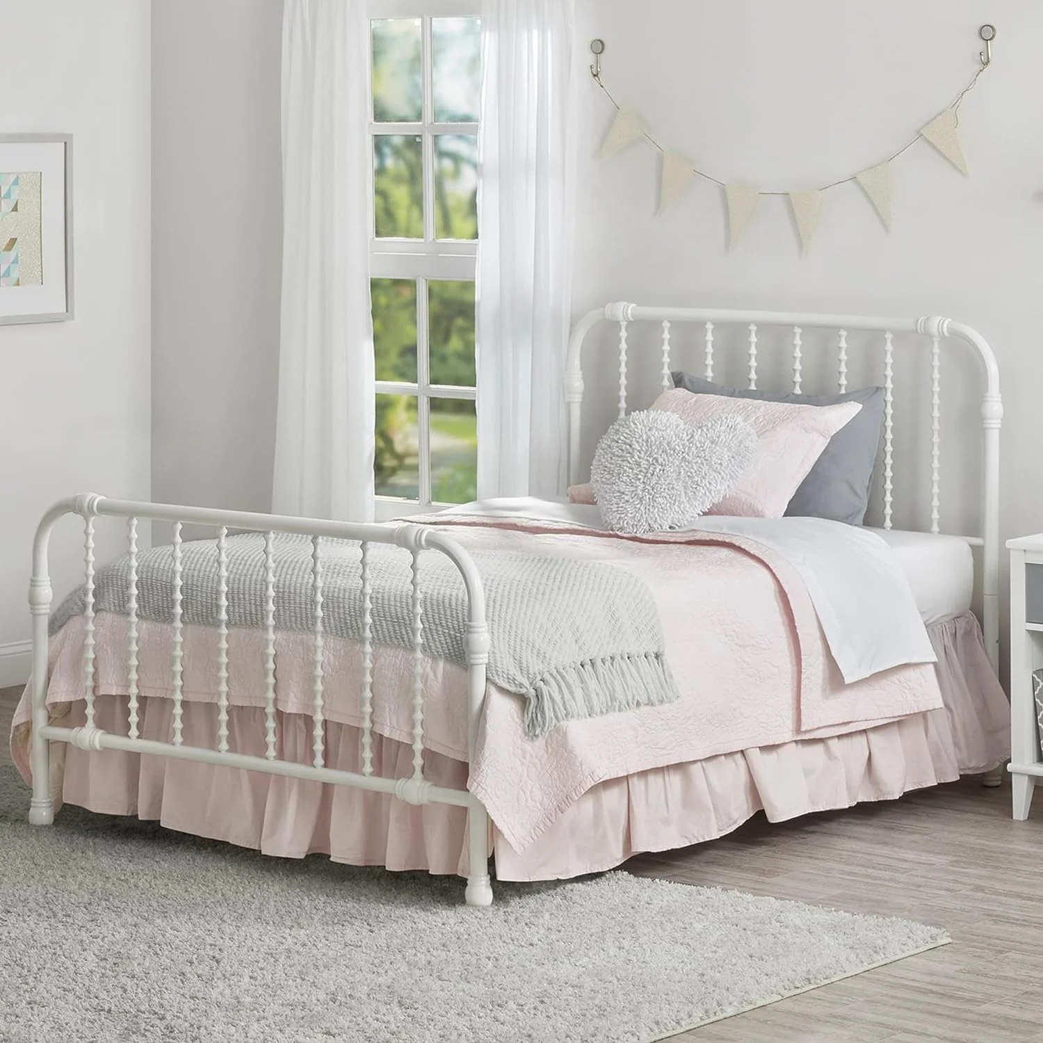 Monarch Hill Wren Metal Bed Full, White