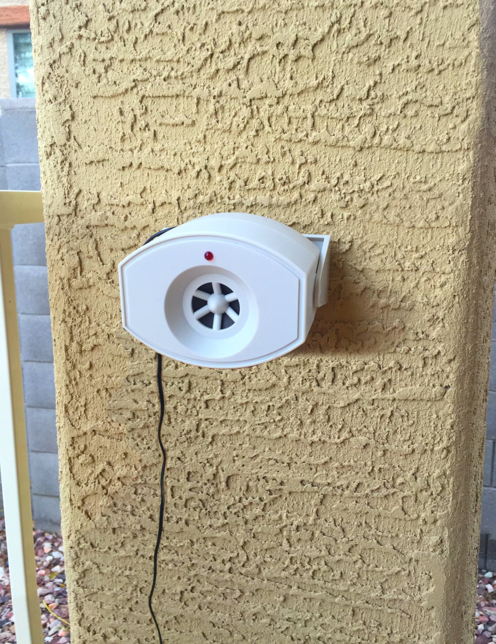 Cleanrth EZ1200 EZ-Mount Ultrasonic Rodent Control | Dedicated Rat Repeller