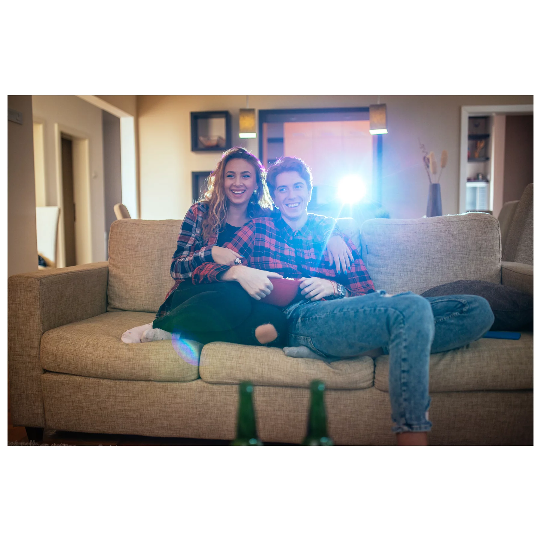 1080p USB Mini Projector in White