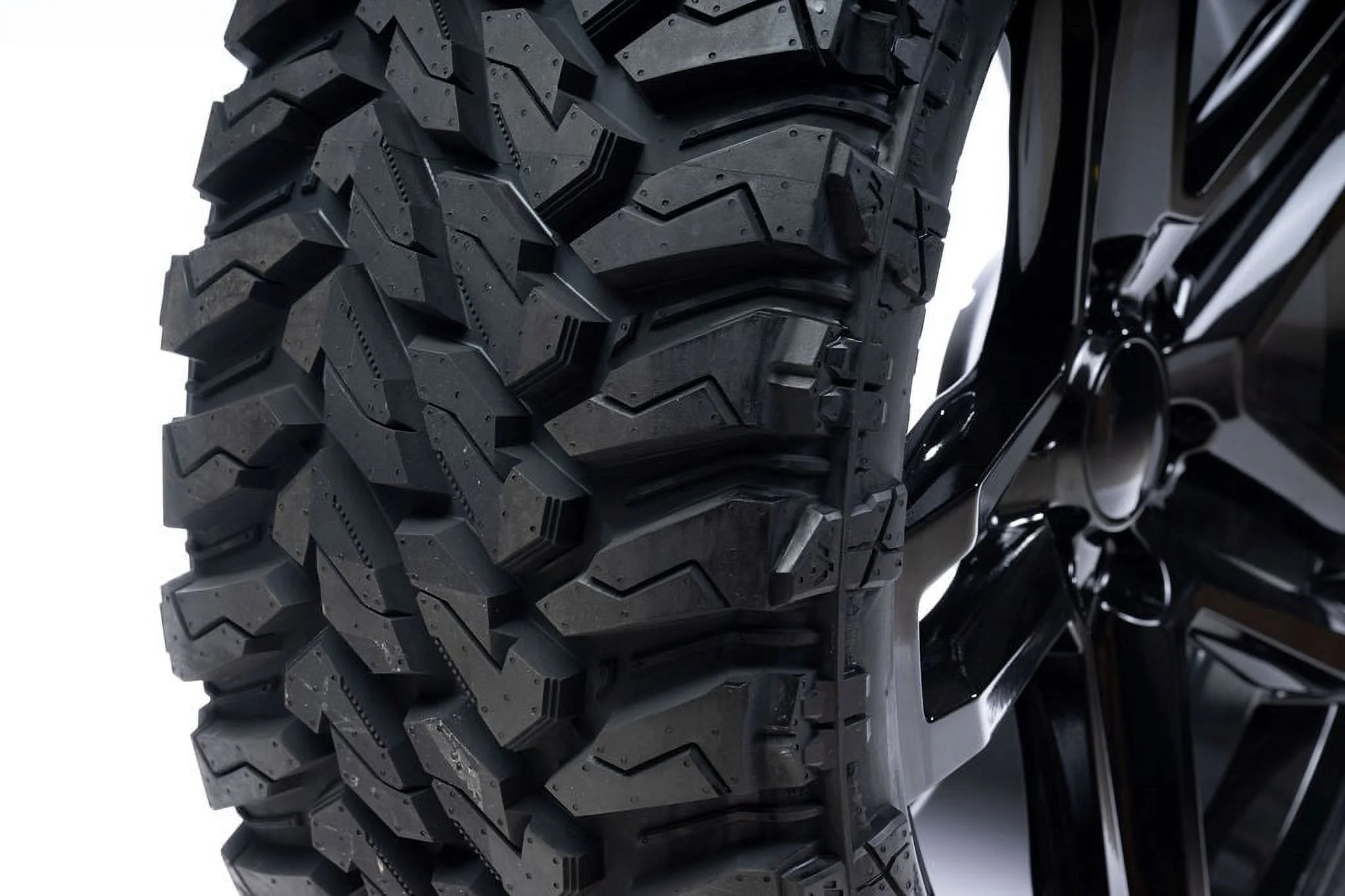 4 New Venom Power Terra Hunter M/T Mud Terrain Tires - 33X12.50R17 120Q LRE 10PLY