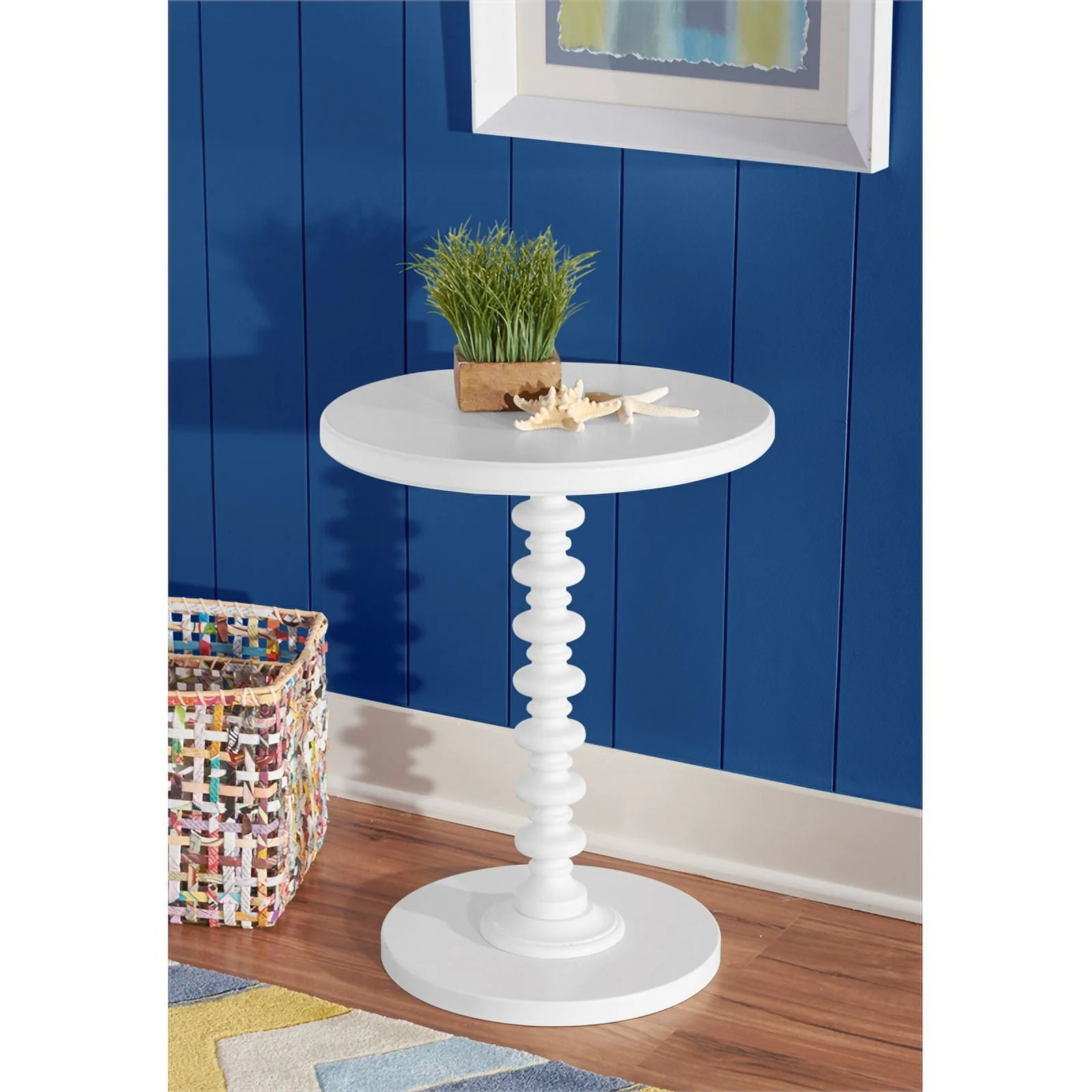 Pemberly Row Traditional Round Spindle Wood Accent Table in White
