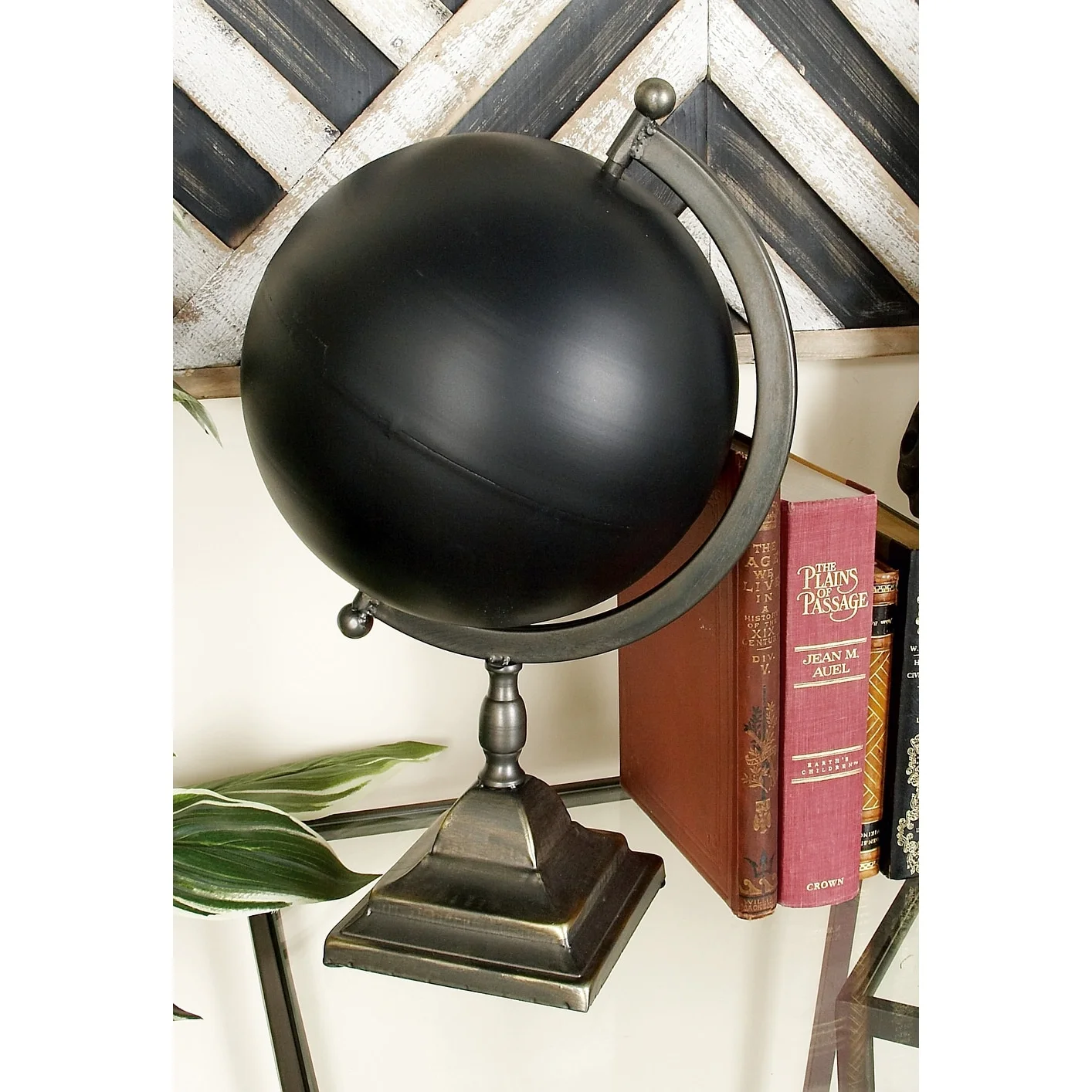 Studio 350 Black Metal Globe
