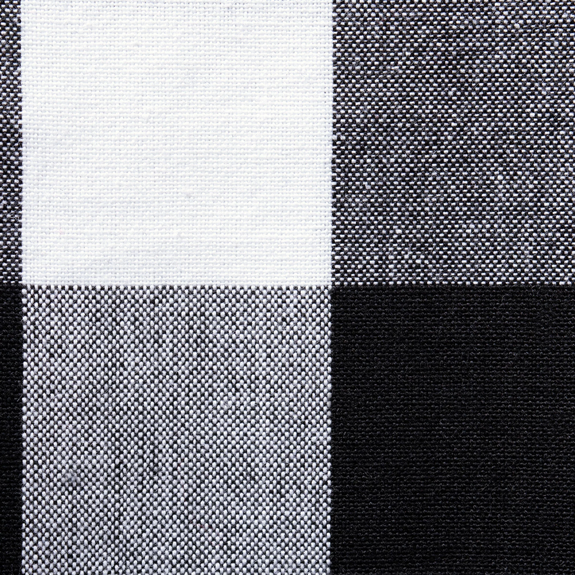 CC Home Furnishings Black and White Buffalo Checkered Designed Round Tablecloth 70