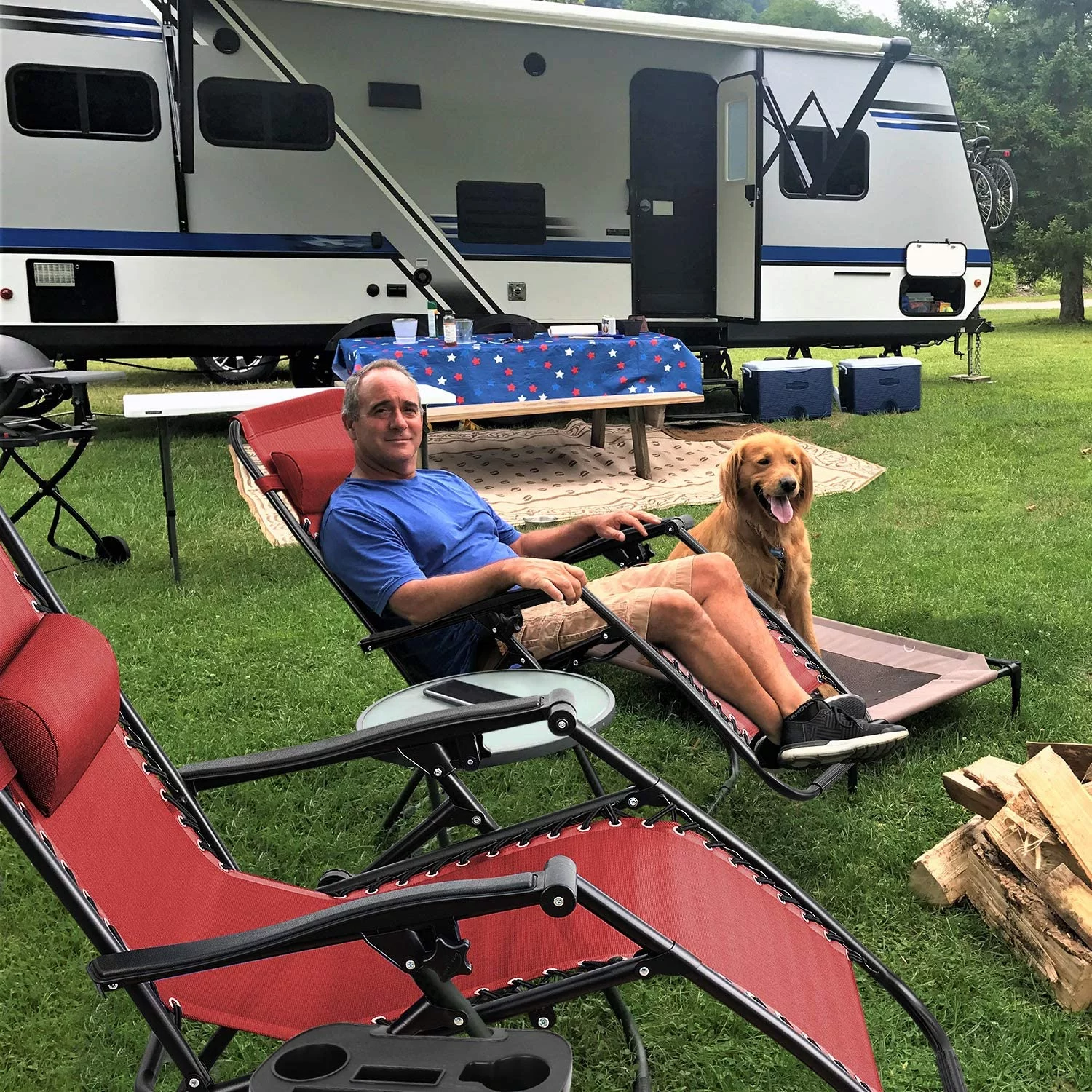 Zero Gravity Chair Patio Folding Lawn Lounge Chairs Outdoor Lounge Gravity Chair with Cup Holder Pillows for Ourdoor Camp Poolside Backyard and Beach, Set of 2