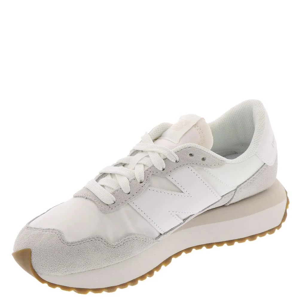 New Balance Women's 237 V1 Classic Sneaker, Nimbus Cloud/White/Moonbeam, 7