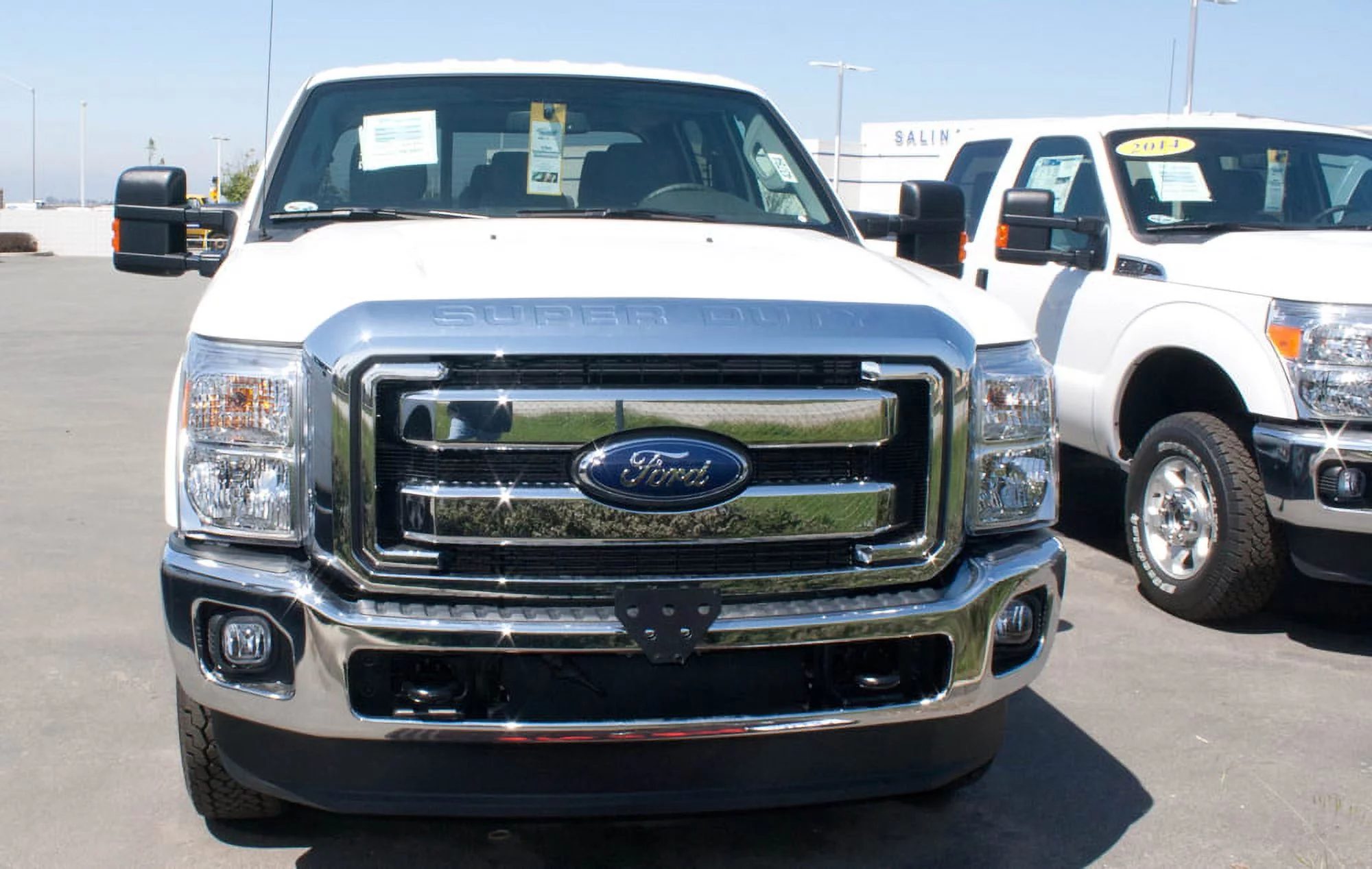 STO N SHO Front License Plate Bracket Compatible with 2014 F250/F350 Super Duty (SNS42a)