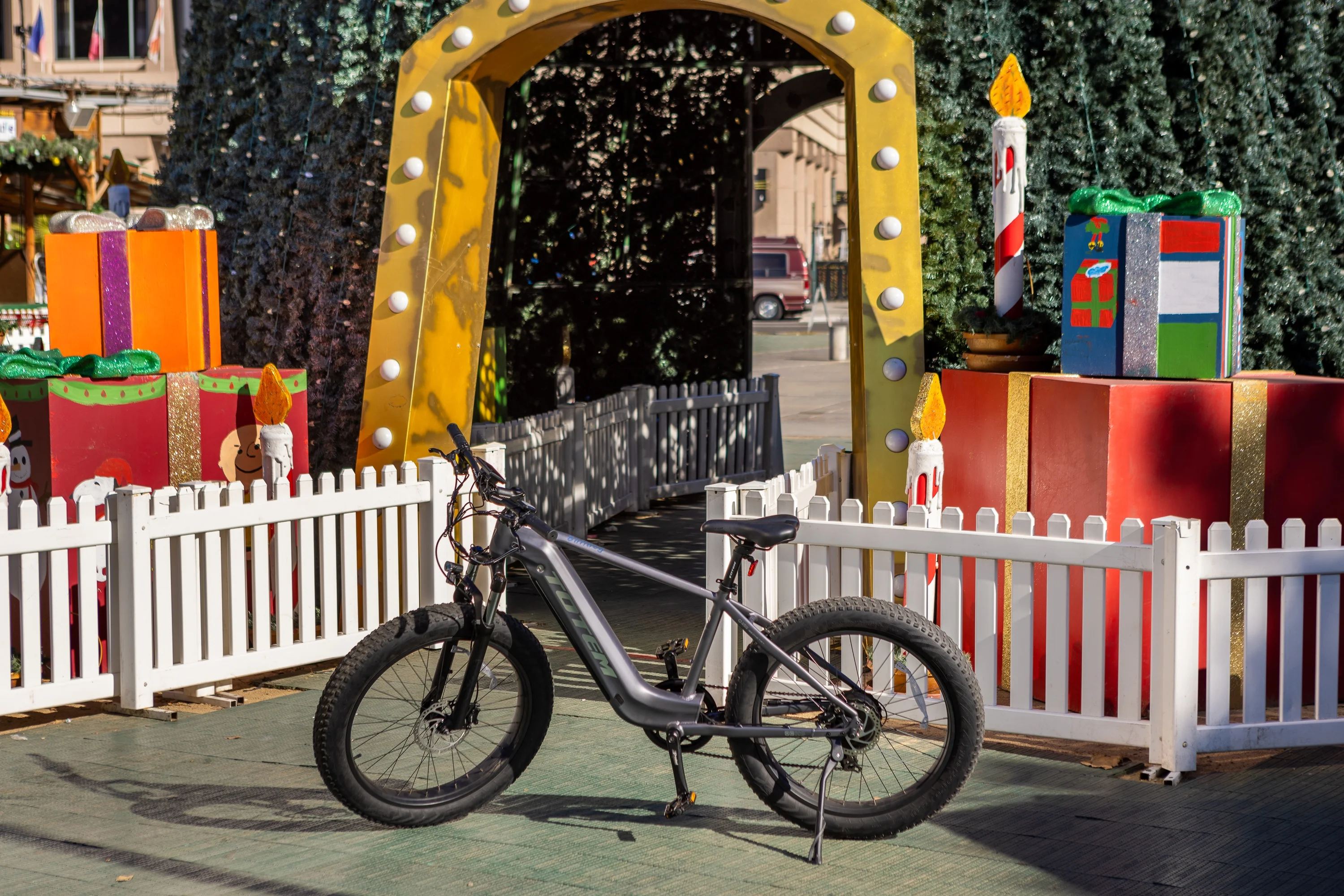 TOTEM Bulldog Fat Tire Adult Electric Bike, 26