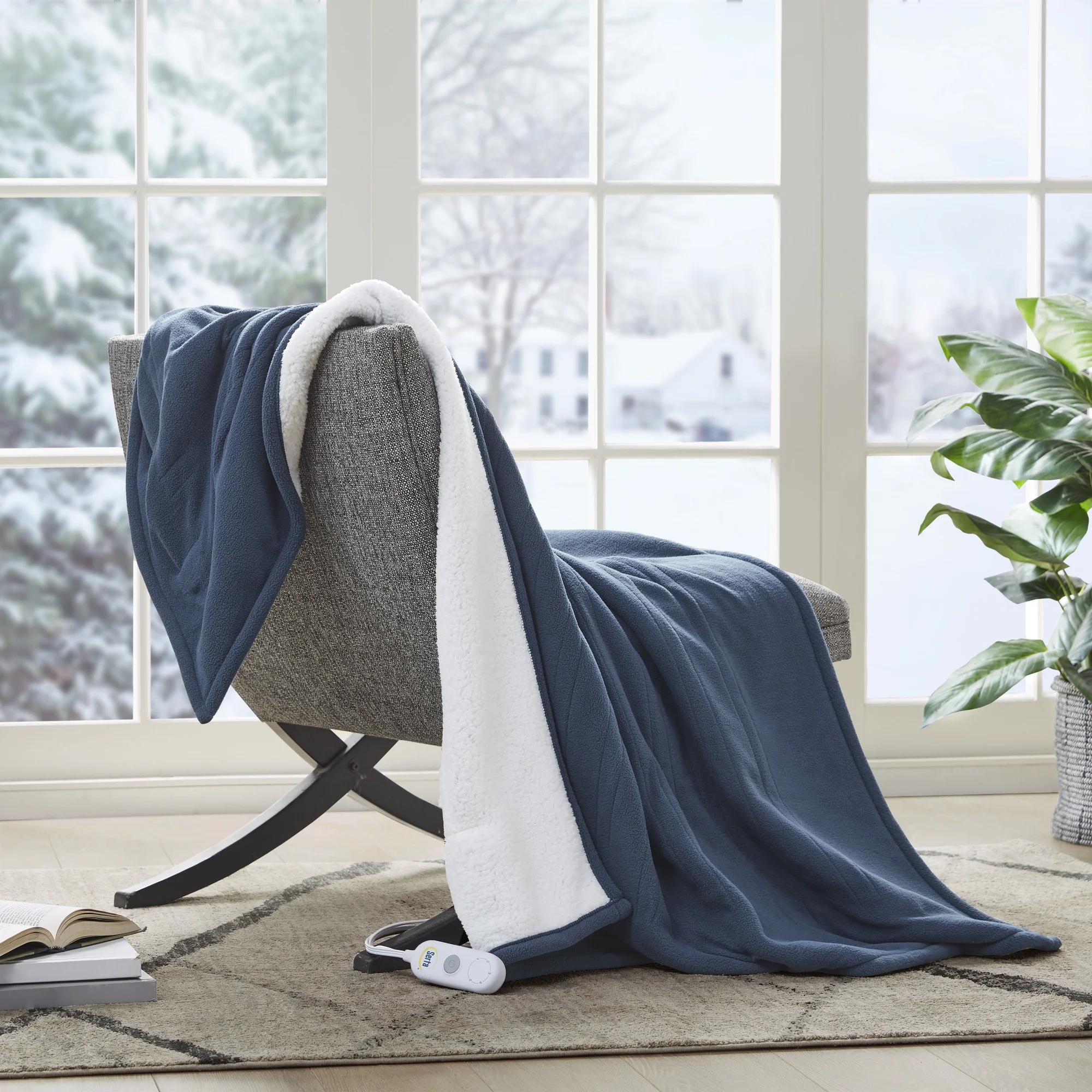 Serta Freya AZ Fleece to Sherpa 1-Piece Indigo Reversible Fast Heating Throw, 50x60