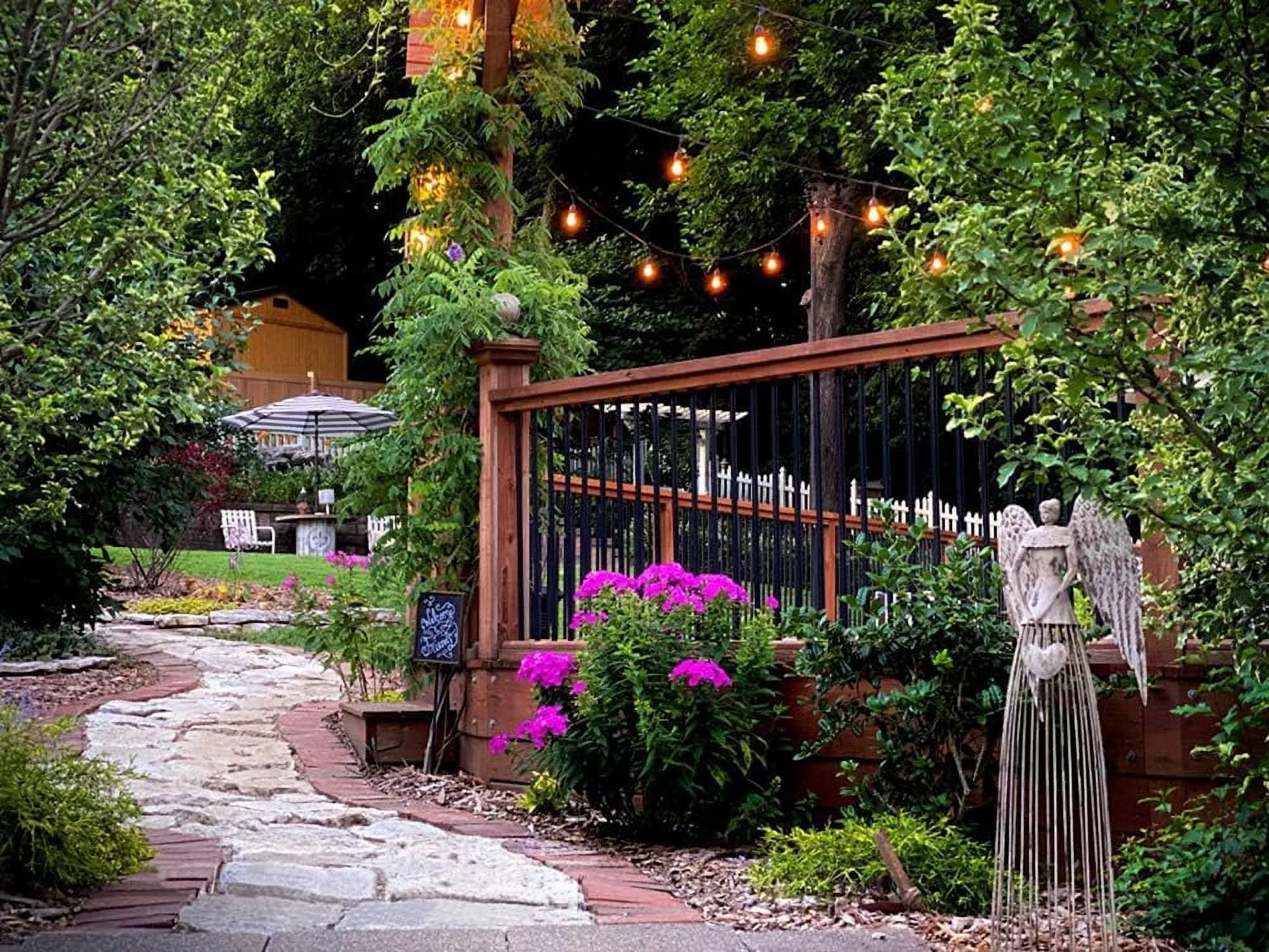 Antiqued Metal Garden Angel Statue Set Of 2, Indoor Outdoor Angel Yard Art Decor Lawn Patio Decorations Holiday Decor Garden Gift Idea For Mother's Day(2 Set)