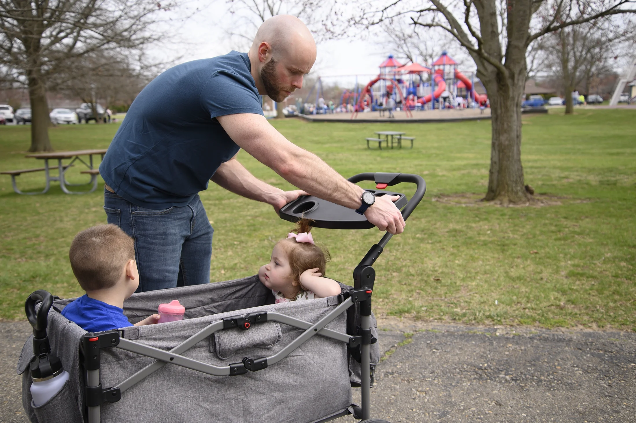 EVER ADVANCED Foldable Pull & Push Wagon Stroller with Adjustable Handle Bar for Two Kids, Removable Canopy with 5-Point Harness，Ages 2- 7 years