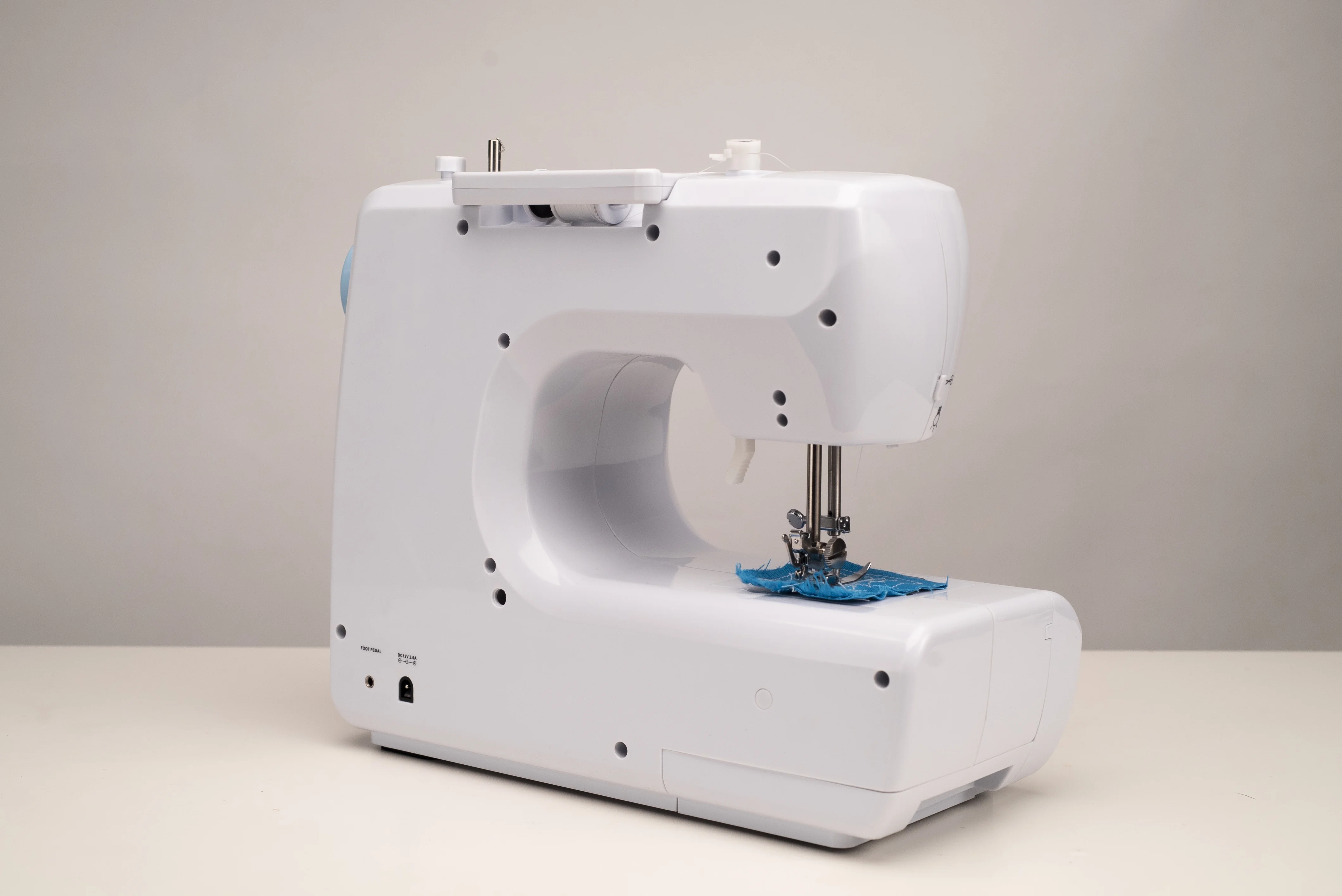 Michley SS-700+ 16-Stitch Desktop Sewing Machine, 863975000143