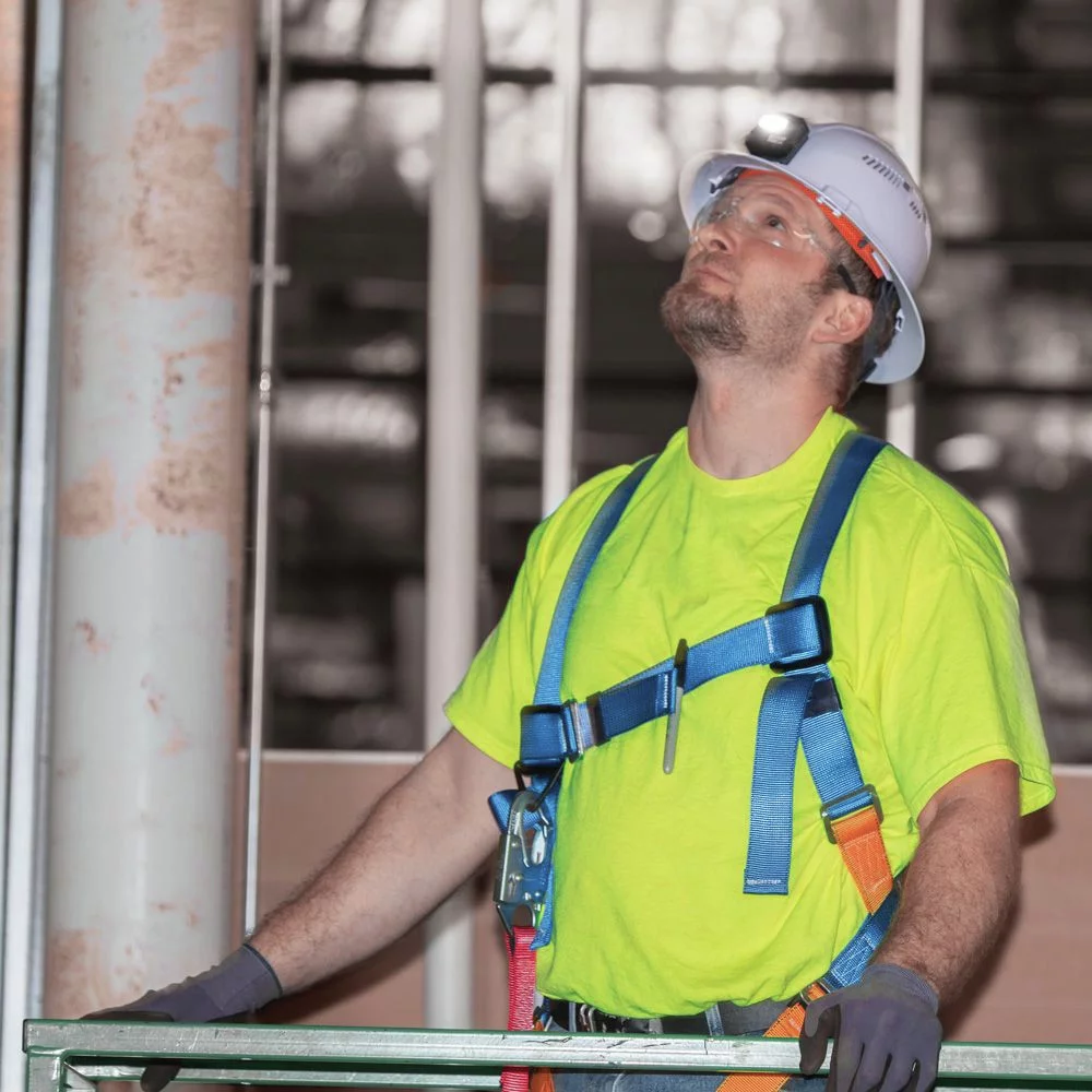 Klein Tools 60407RL Vented Full Brim Hard Hat with Rechargeable Headlamp - White