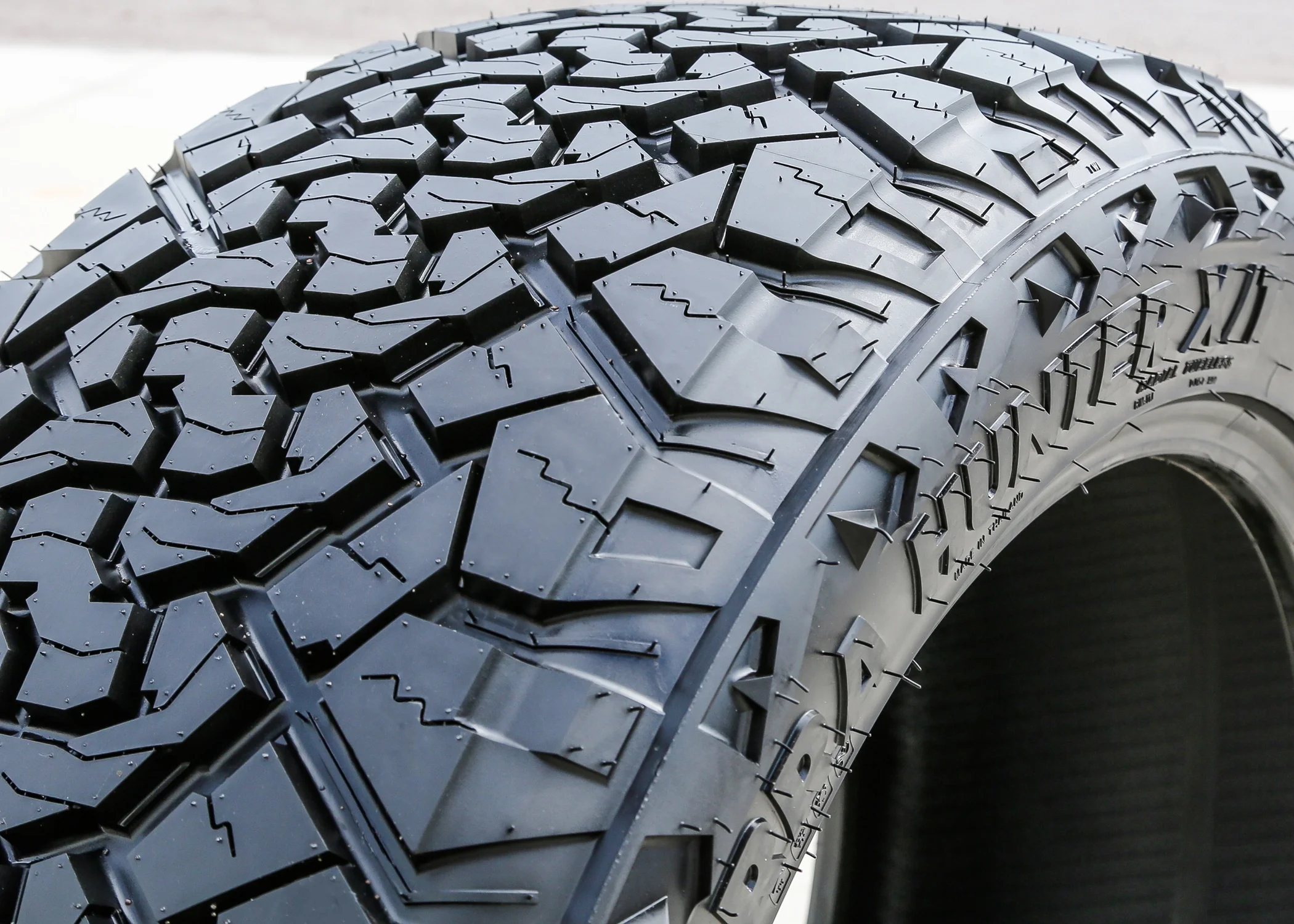 Set of 4 (FOUR) Venom Power Terra Hunter X/T LT 35X12.50R22 Load E (10 Ply) XT Extreme Terrain Tires