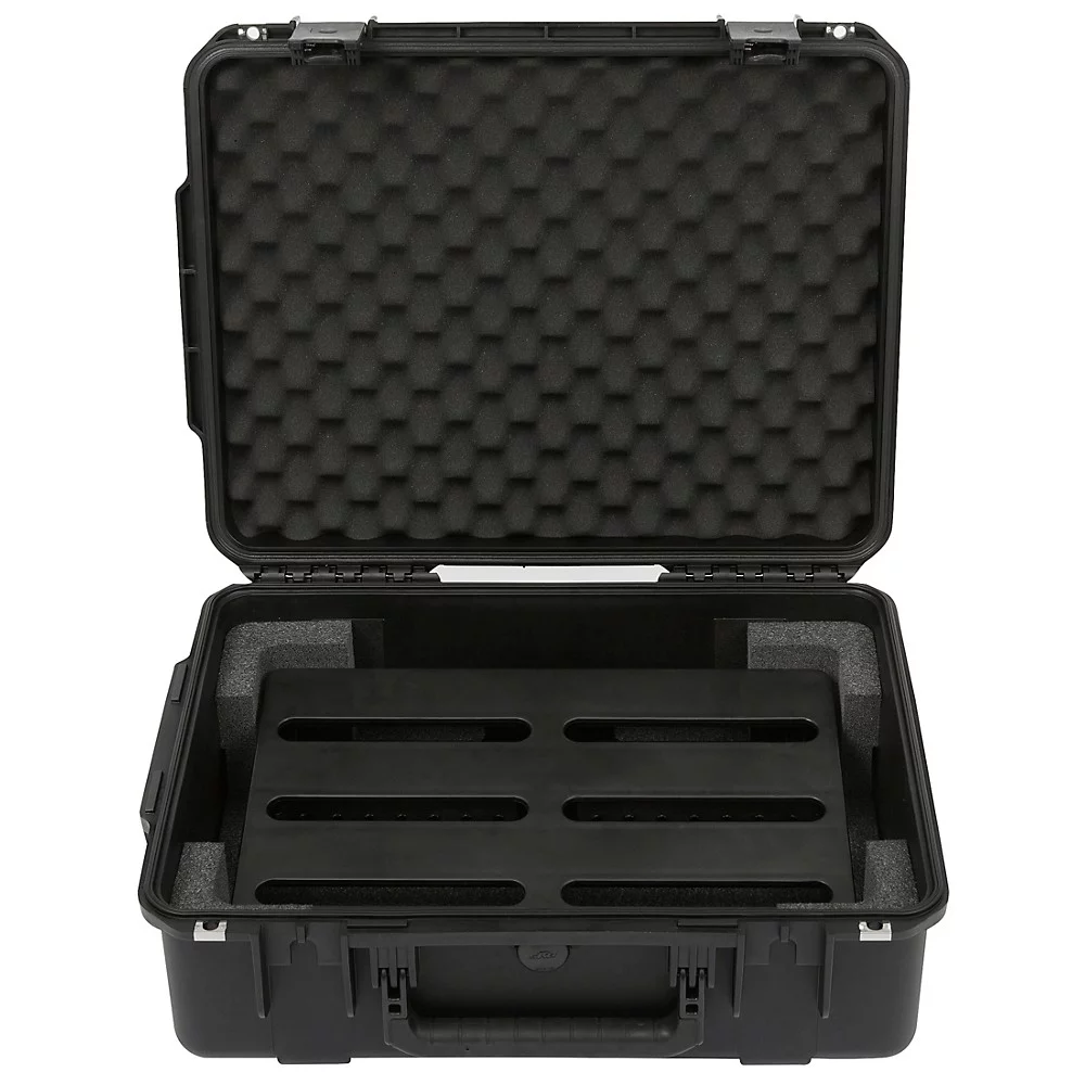 SKB Injection Molded, Non-powered Pedalboard with 3i-2015-7 case