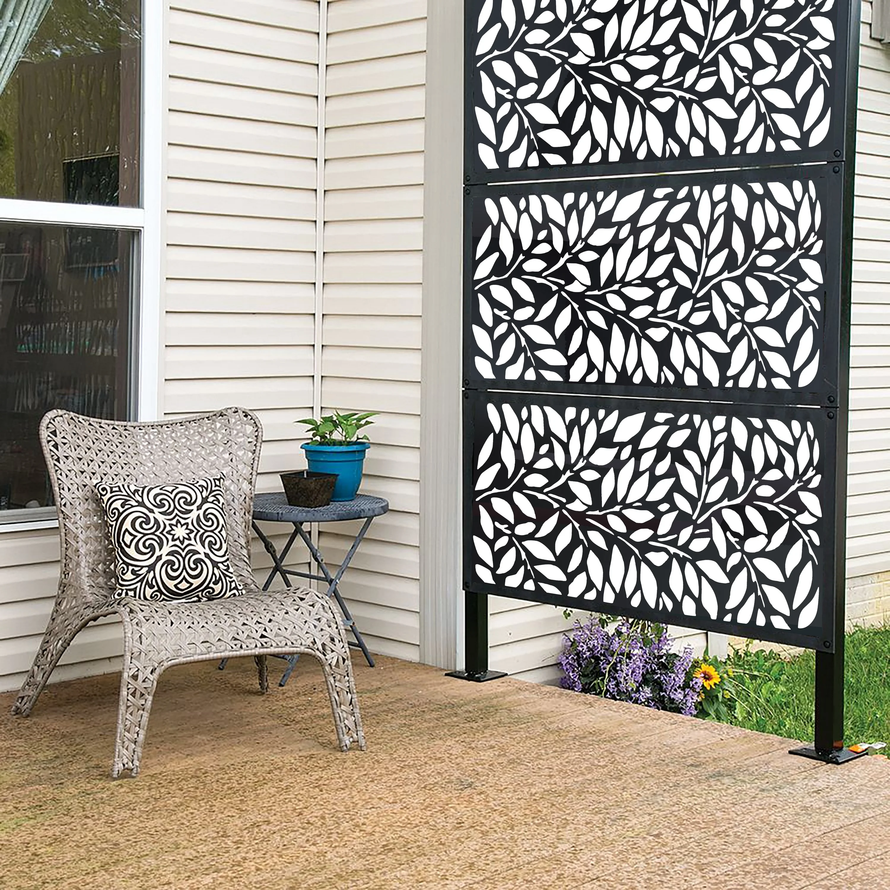 HighlanderHome Freestanding Modular Metal Privacy Screen, 4FtX 6Ft WaveCurve