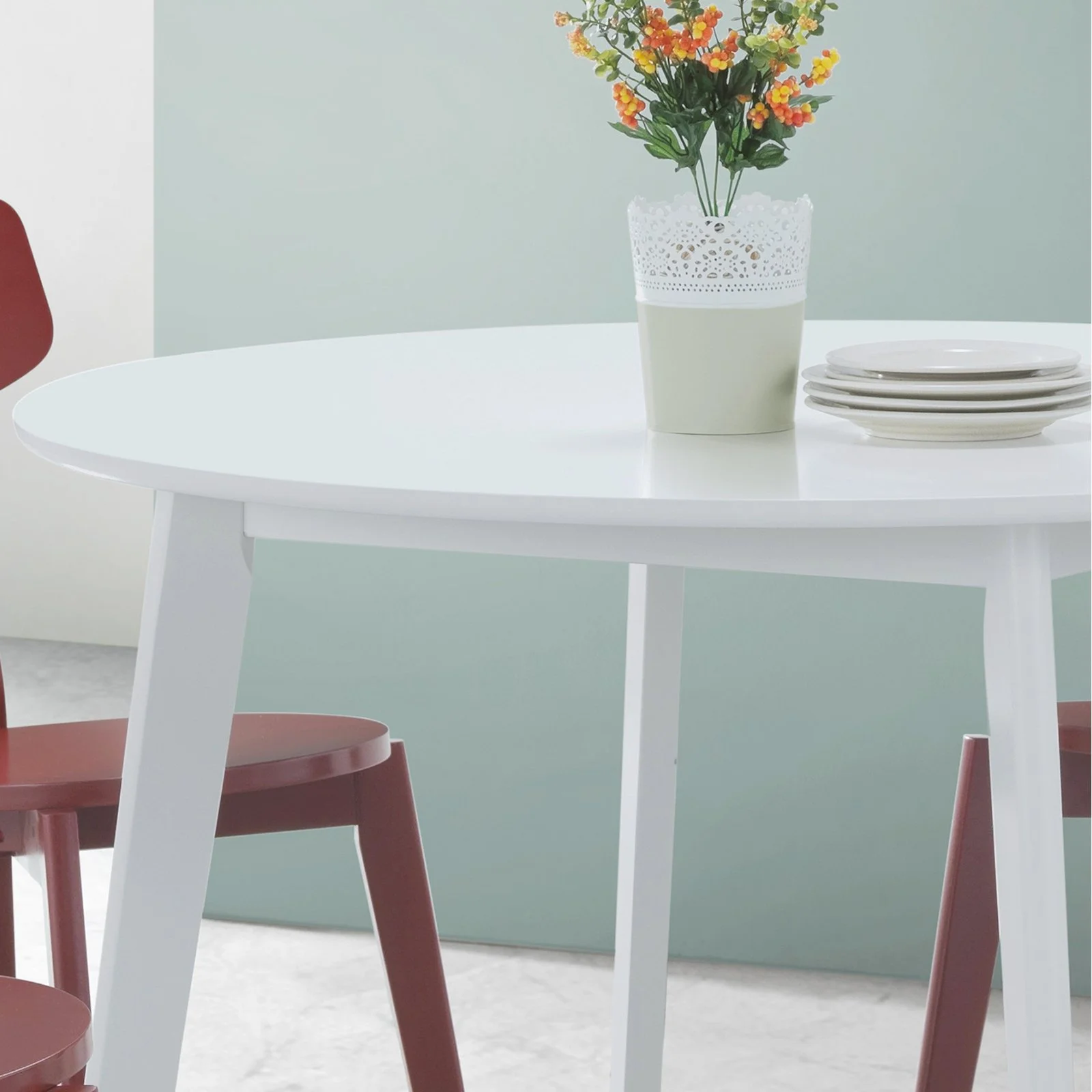 Roundhill Furniture Roma Round Dining Table
