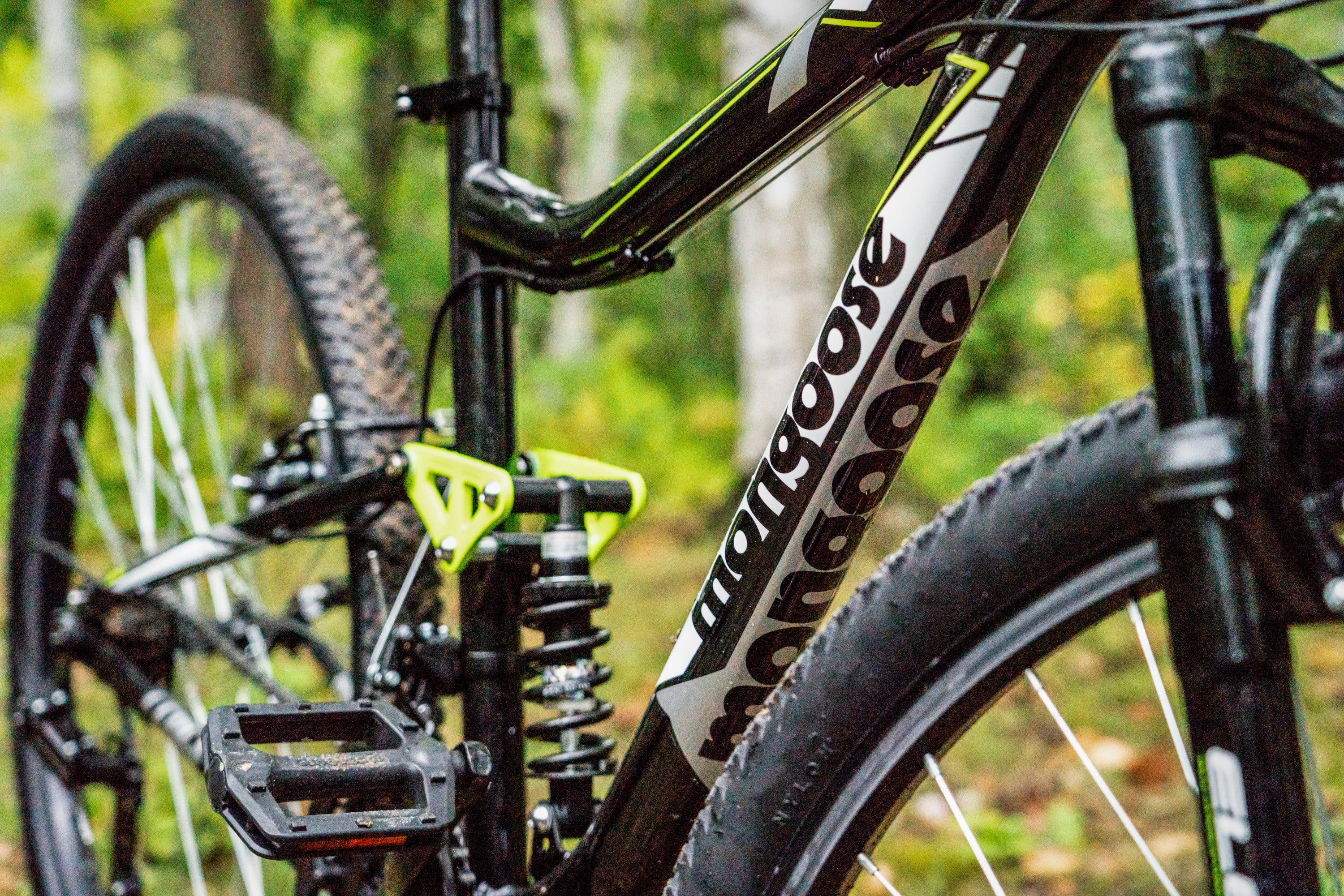 Mongoose Ledge 2.1 Mountain Bike, 27.5