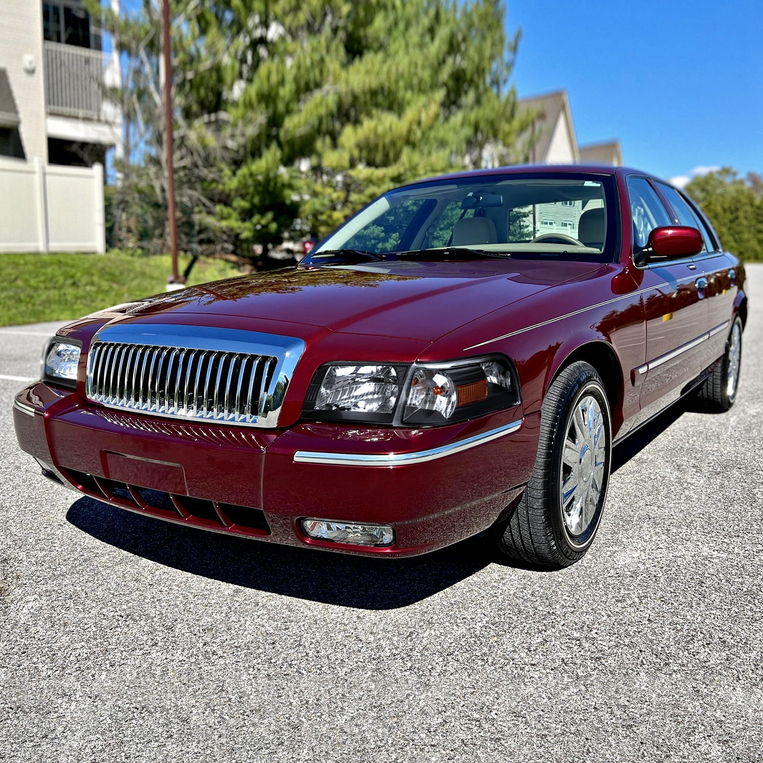 Spec-D Tuning Black Housing Clear Lens Headlights + Corner Lights Compatible with 2006-2011 Mercury Grand Marquis