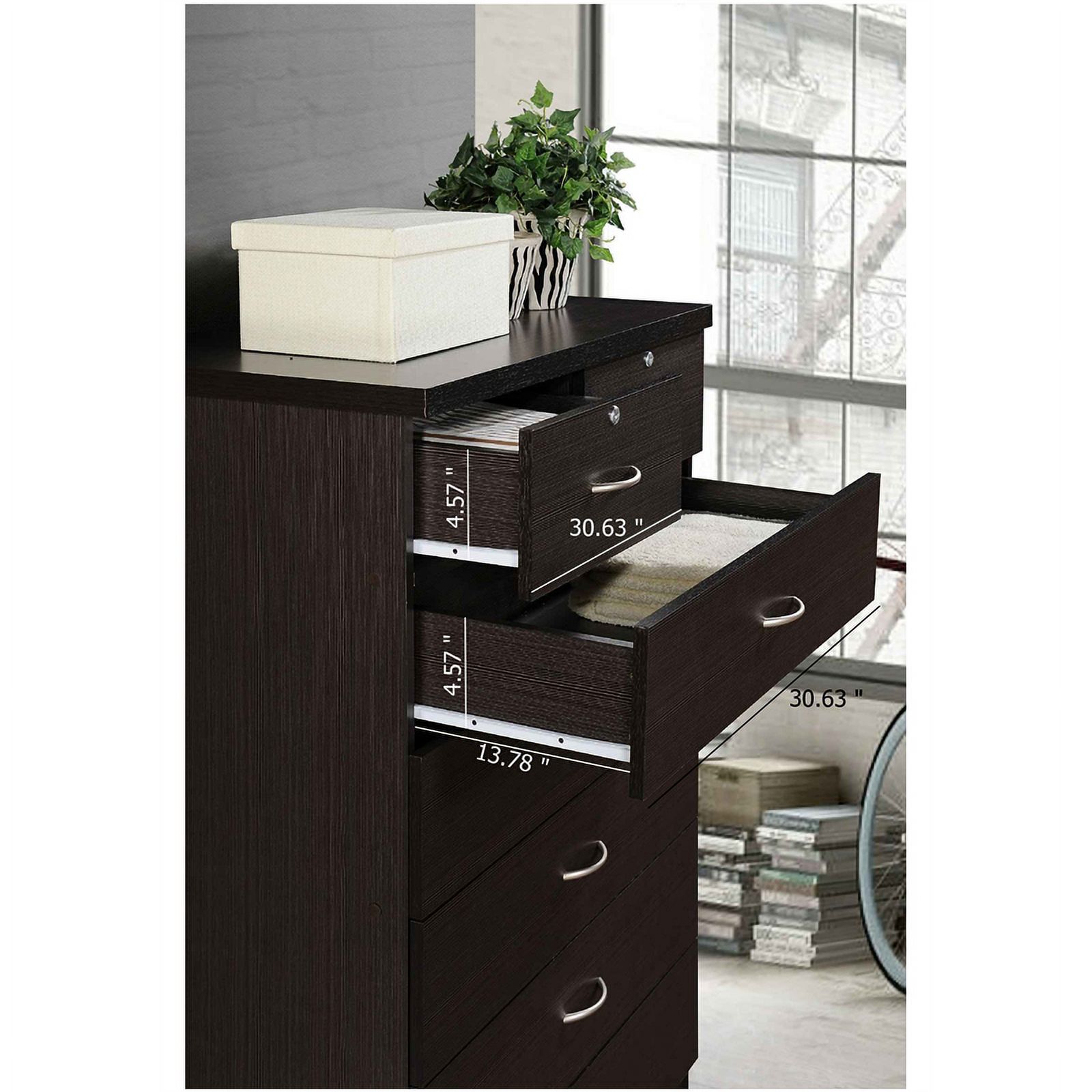 Pemberly Row Hodedah 2 Piece 7 Drawer Wood Chest Set with Locks in Chocolate