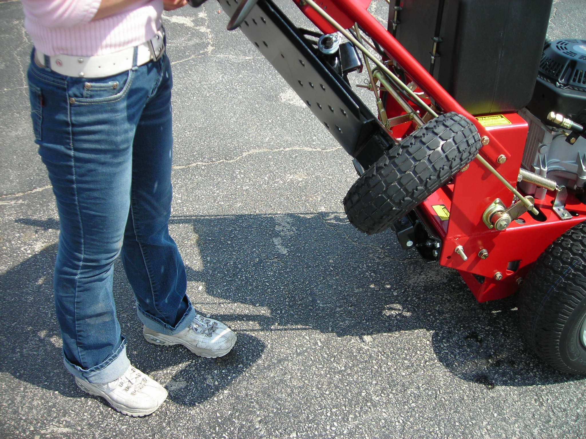 Bradley Mowers TS2006N Two Wheel Sulky - Lift & Latch