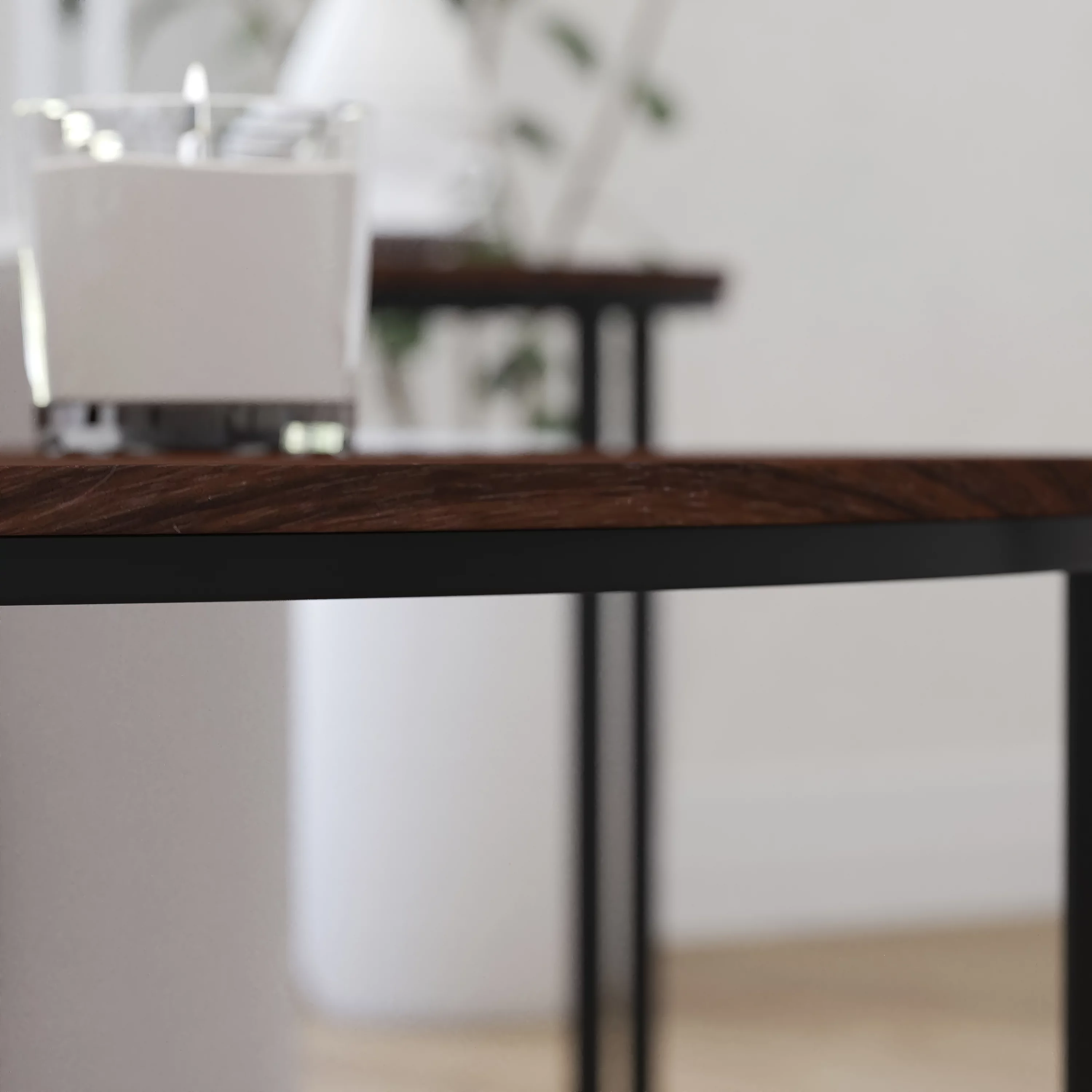 Merrick Lane Round Coffee Table Set - 3 Piece Walnut Coffee Table Set with Matte Black Crisscross Frame - Coffee Table & 2 End Tables