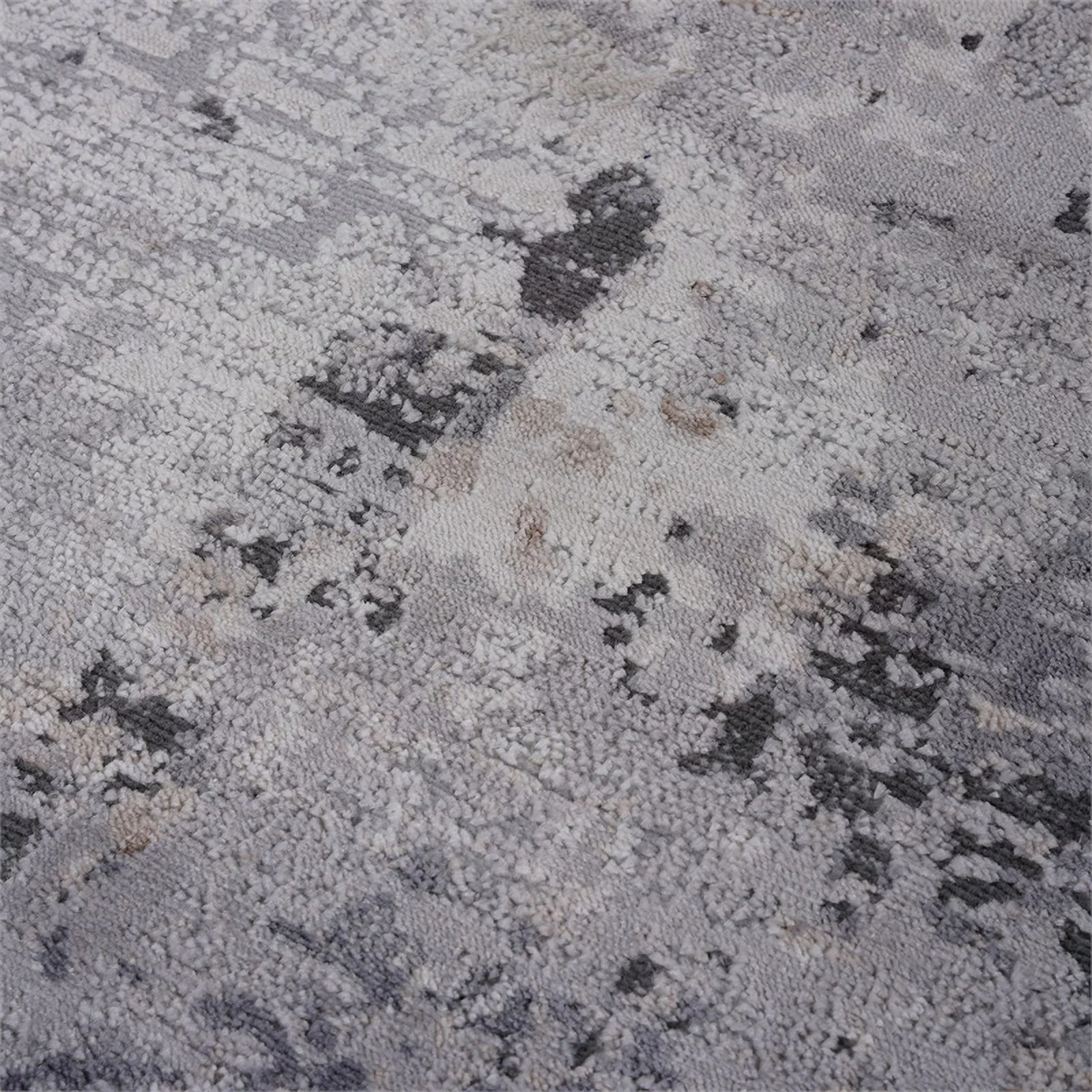 Usak Collection 6' x 9' Ivory/Sand Oriental Distressed Non-Shedding Area Rug