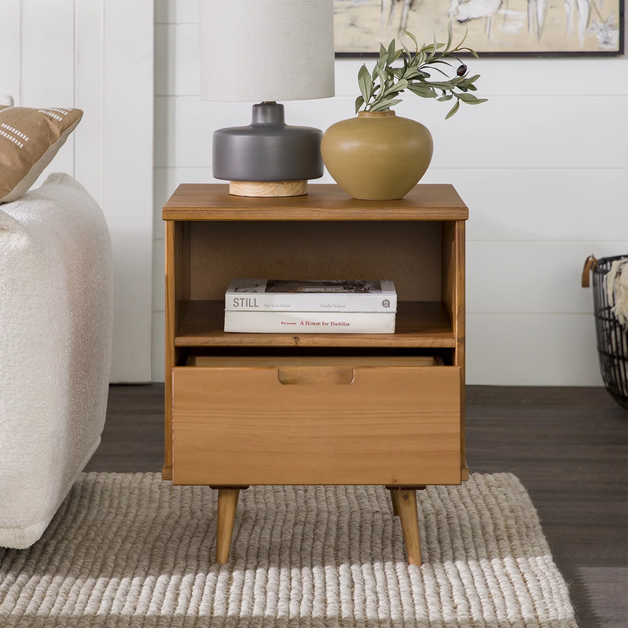 Walker Edison 24” Mid-Century Modern Groove Handle 1-Drawer Side Table, Caramel