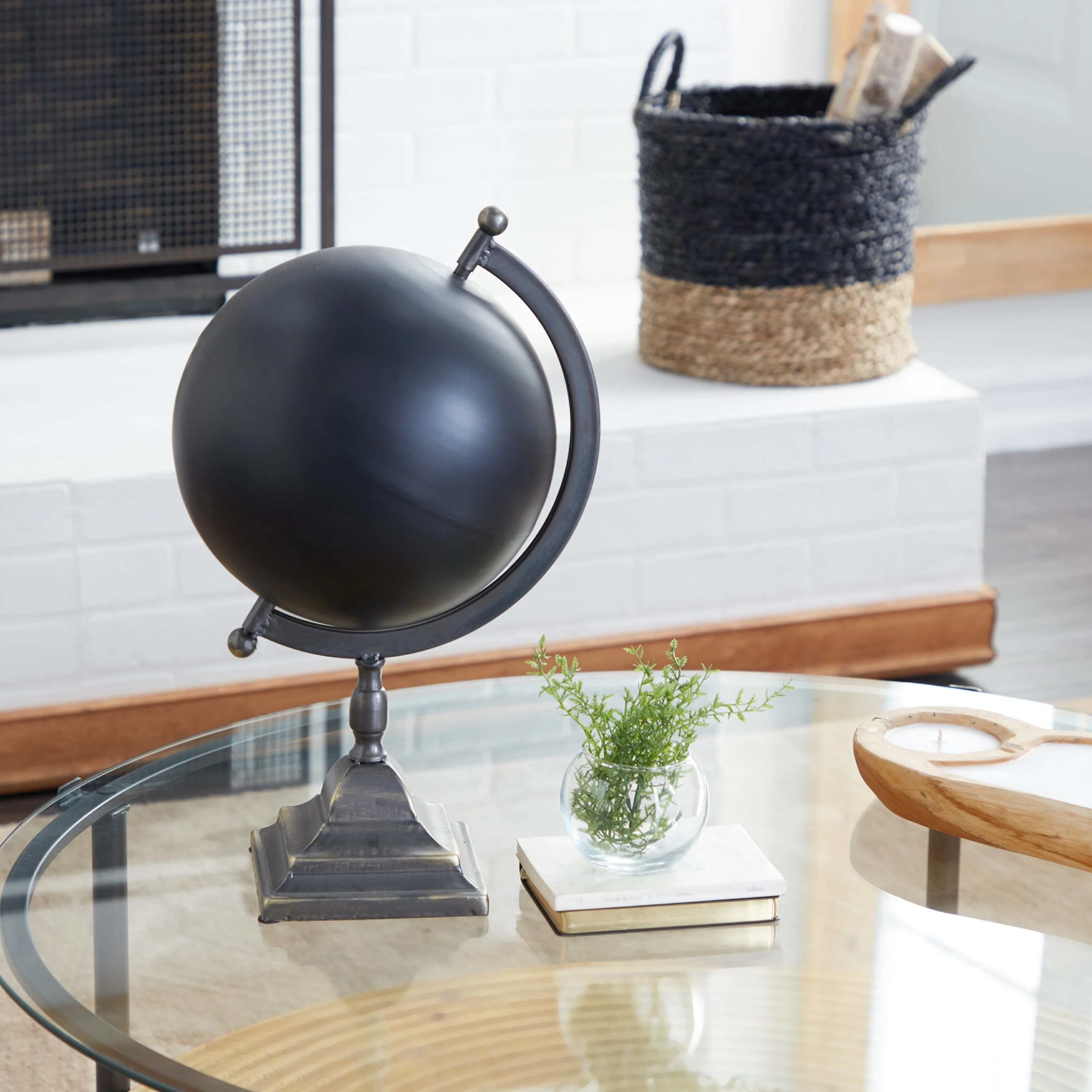 Studio 350 Black Metal Globe