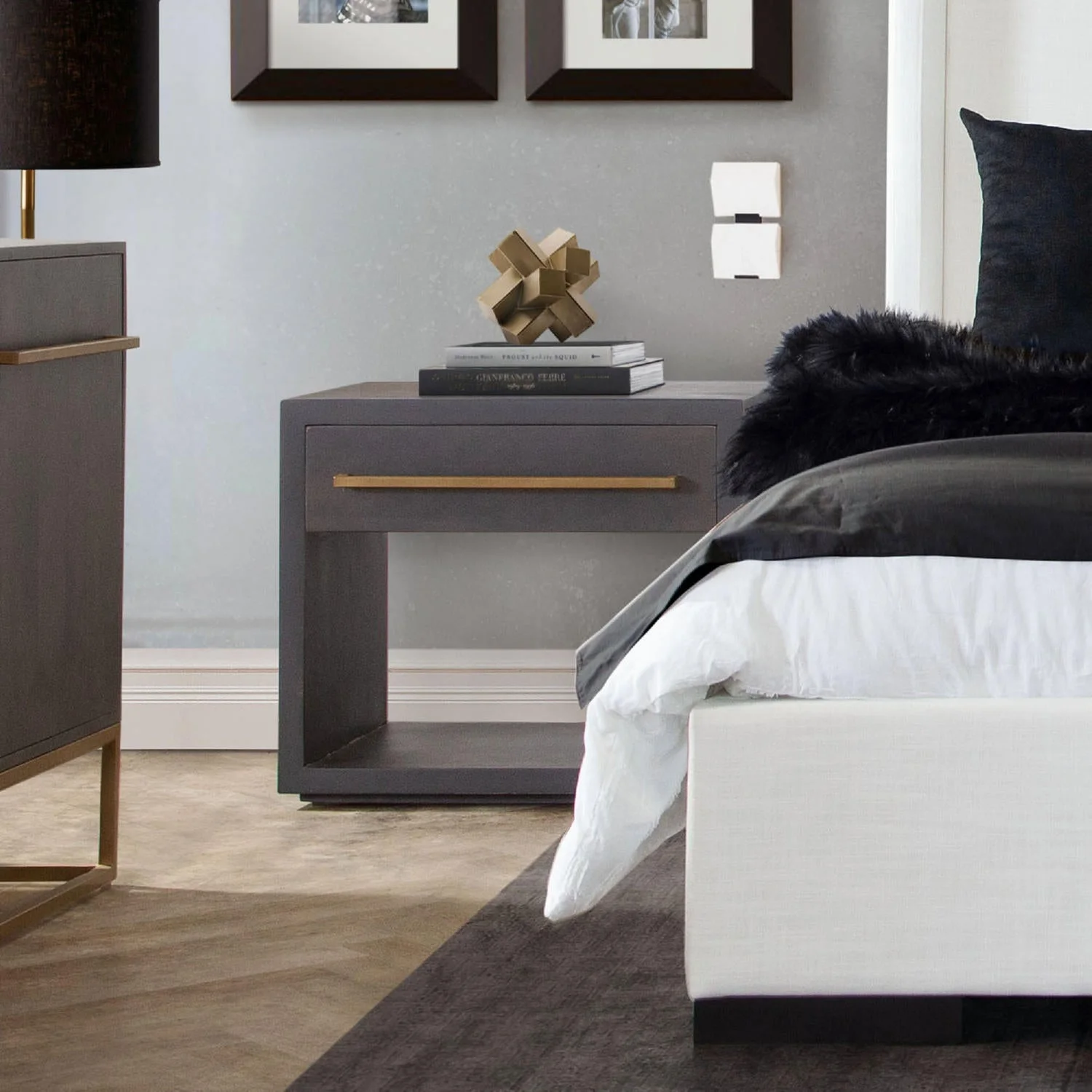 Diamond Sofa  26 x 18 x 23 in. Encore Solid Mango Wood 1-Drawer End Table, Grey Oak Finish