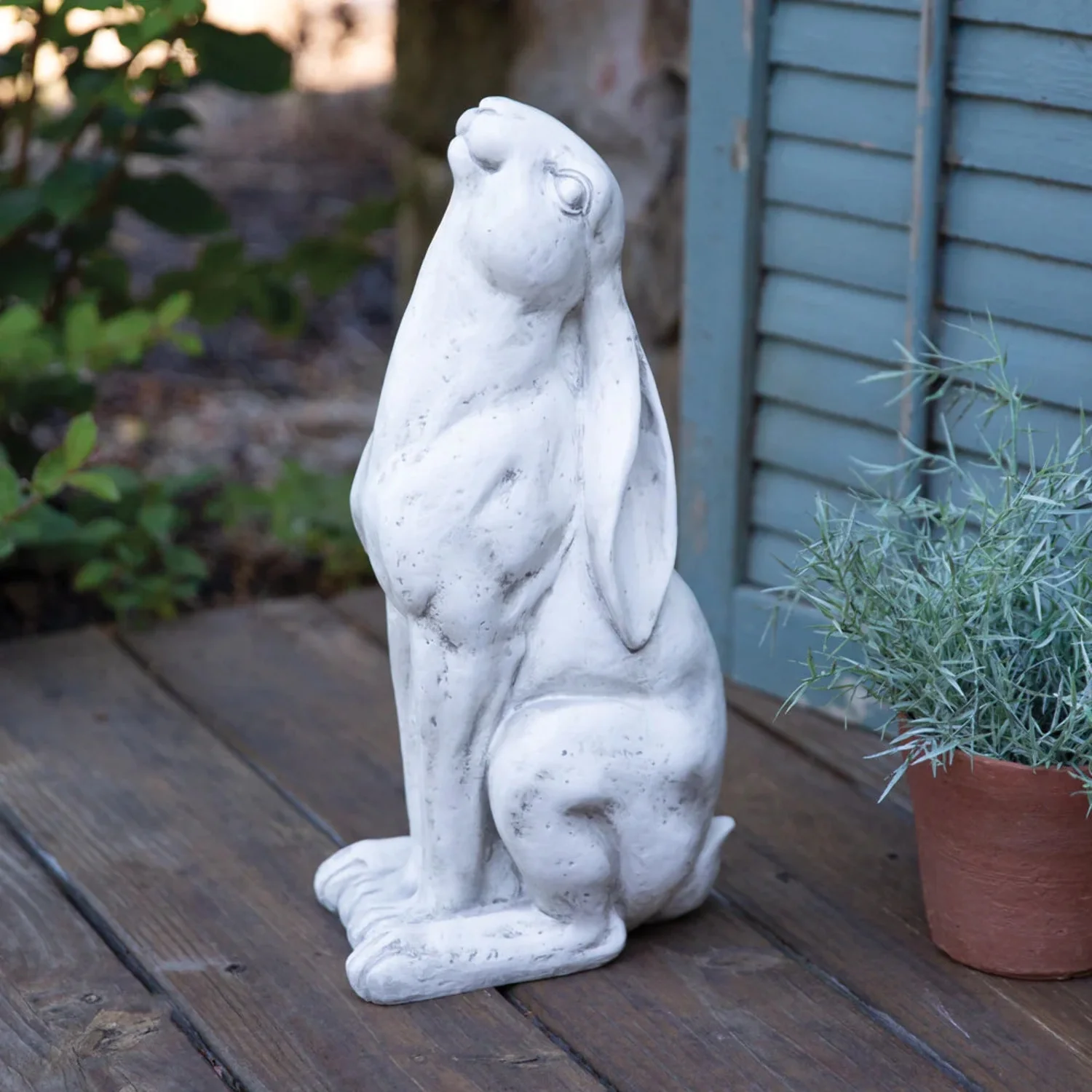 CTW Home 680643 15.5 x 6.5 x 8 in. Gazing Hare Garden Statue