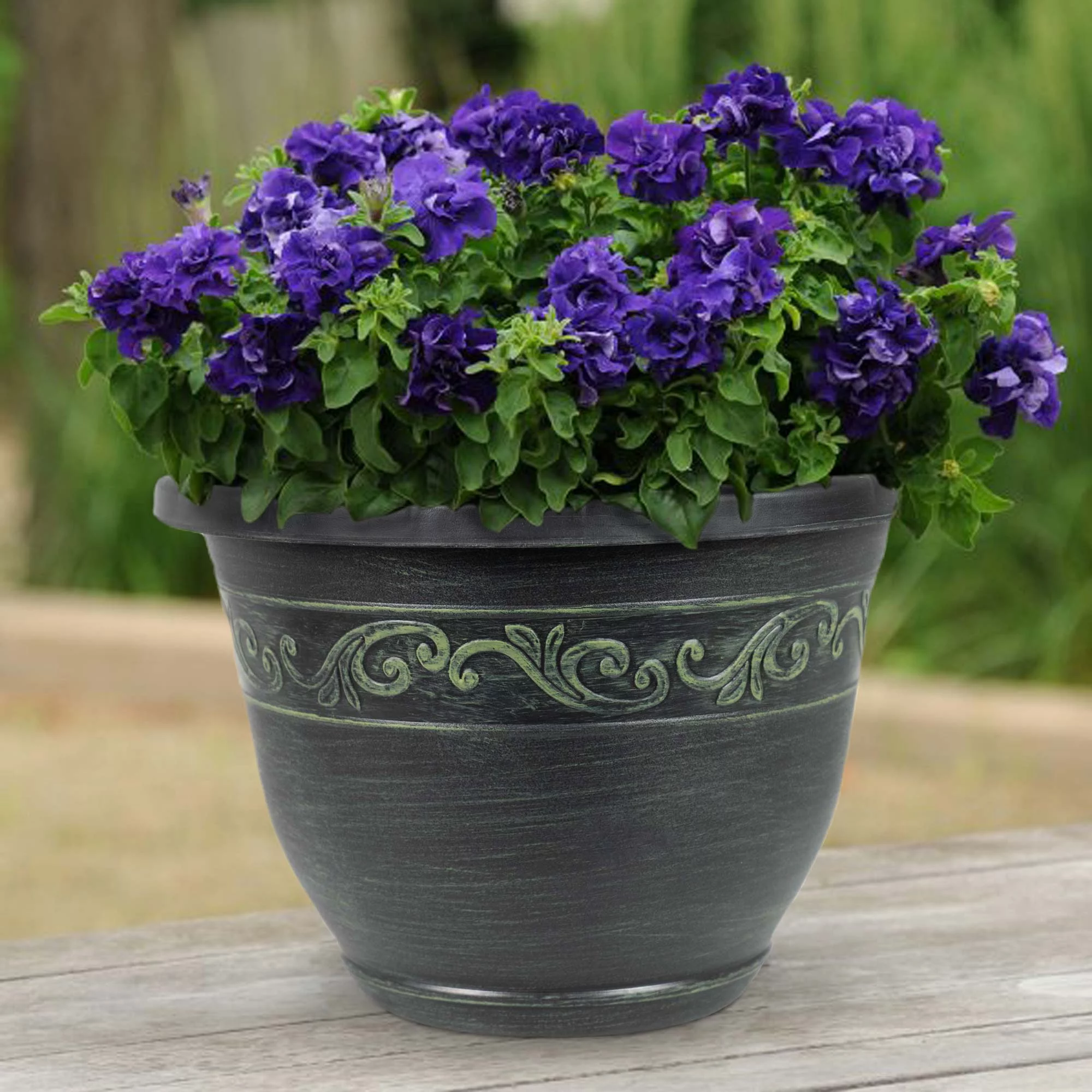 Garden Elements Indoor/Outdoor Plastic Tulip Banded Round Flower Pot Planter, Green 13