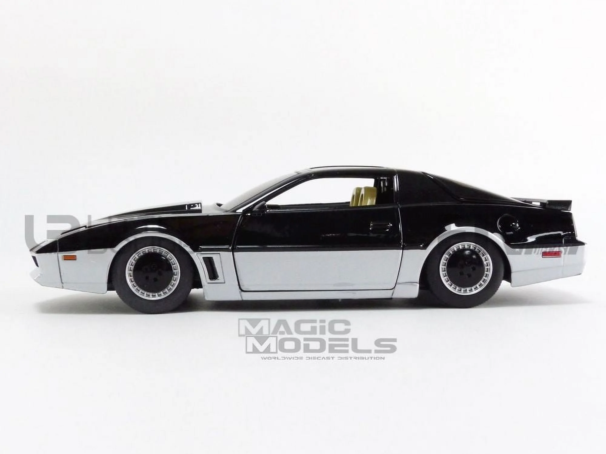Jada Toys Hollywood Rides Knight Rider K A R 1982 Pontiac Firebird 1 24 Diecast Vehicle with Light Up Feature