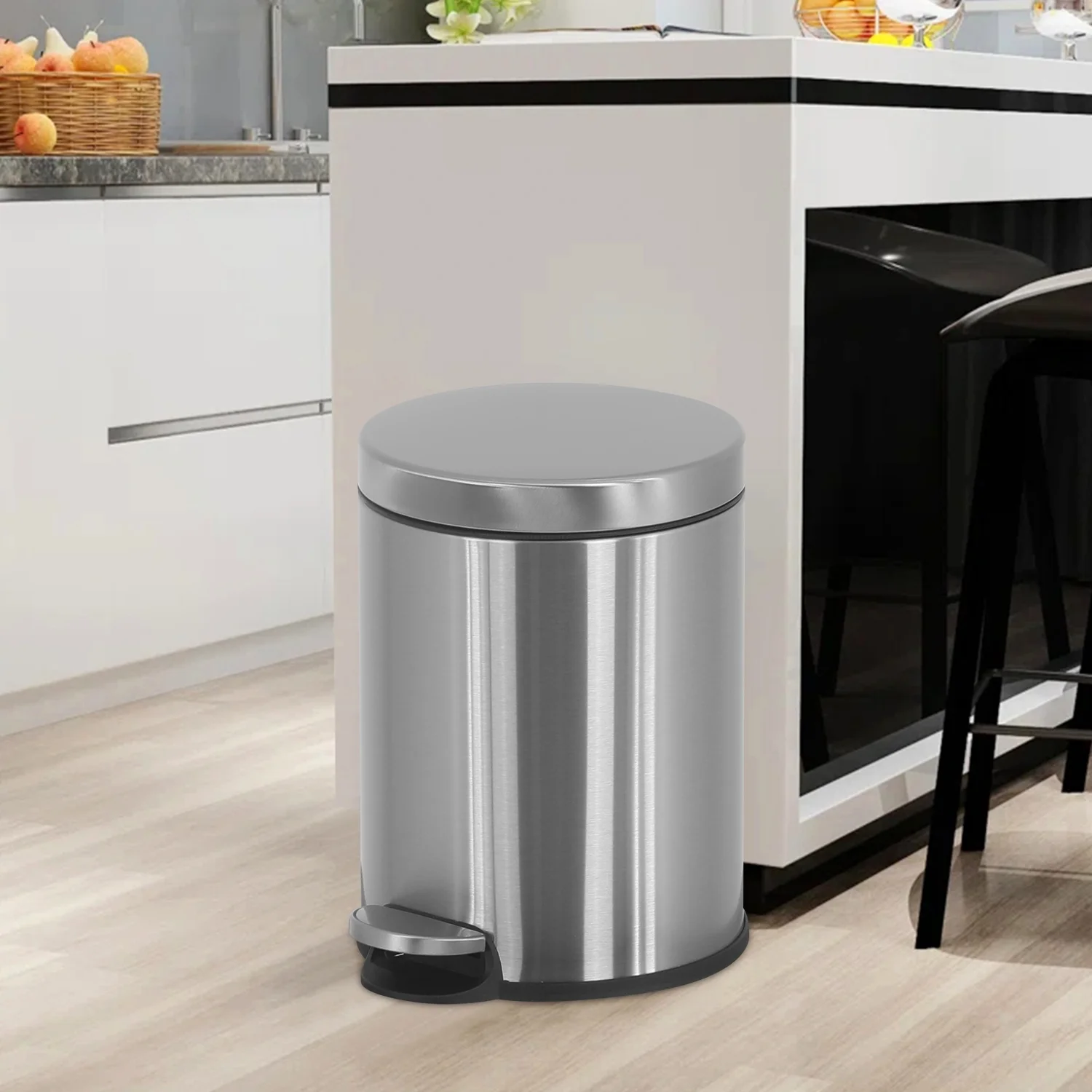 NiamVelo 6L/1.6Gallon Trash Can Mini Metal Step Trash Can with Lid Stainless Steel Garbage Can for Bathroom, Office, Kitchen,Silver（1 Pack）