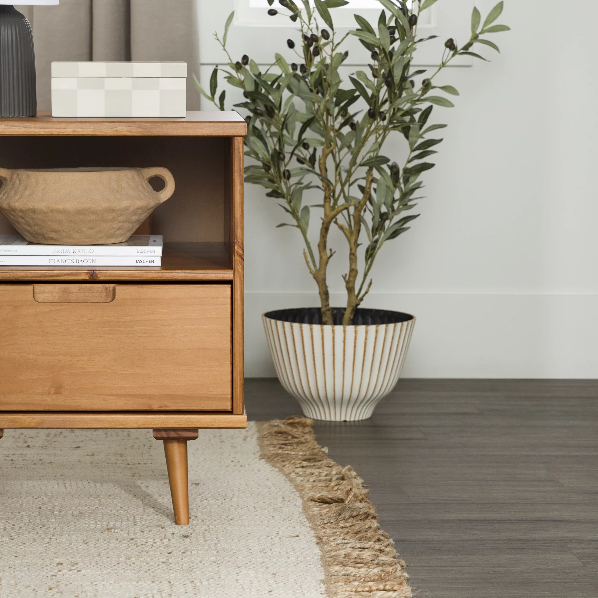 Walker Edison 24” Mid-Century Modern Groove Handle 1-Drawer Side Table, Caramel