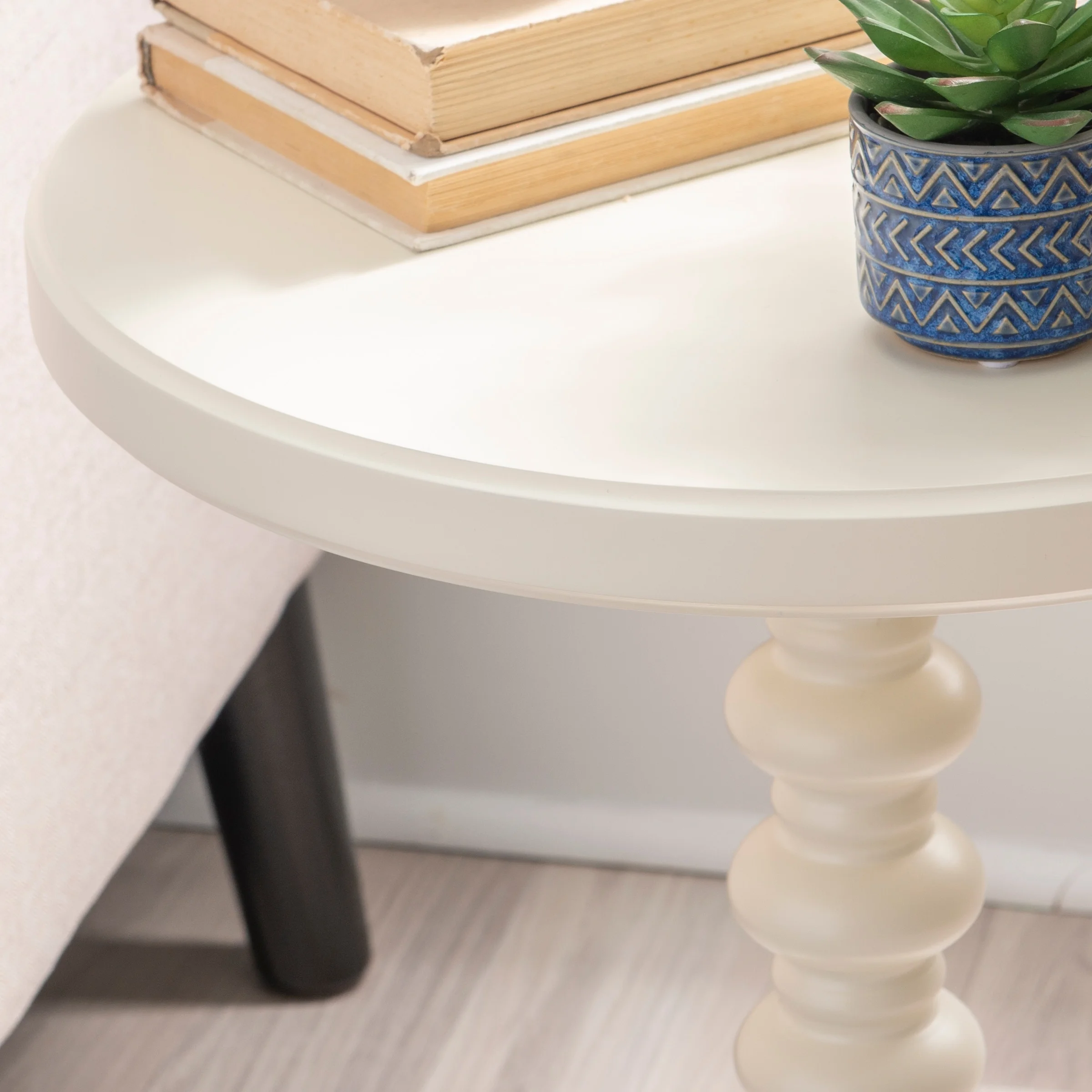 Powell Linon Kallie Round Spindle Accent Table Off White