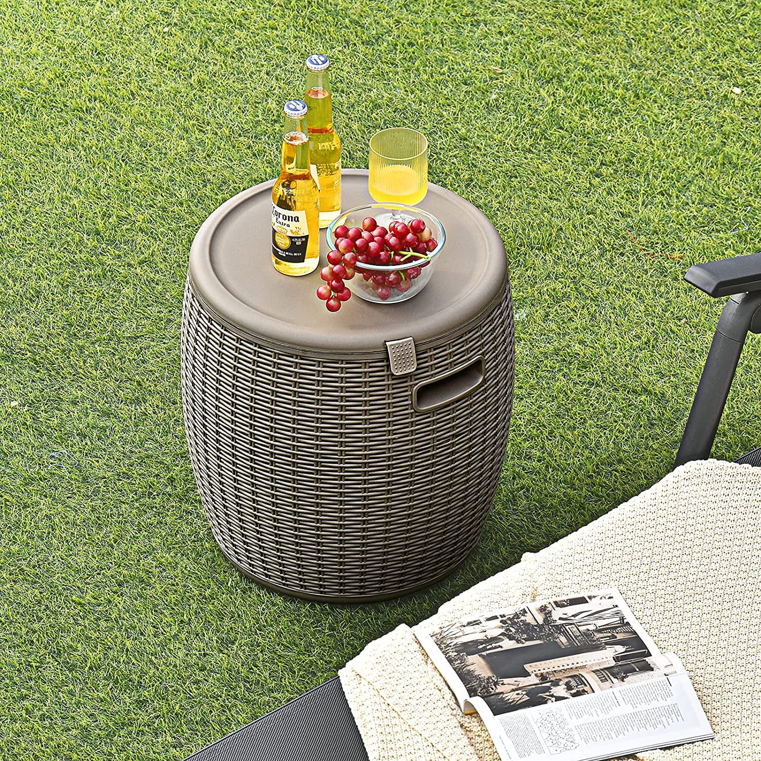 9.5 Gallon Ice Cooler, Wicker Round Ice Chest, Outdoor Beer Wine Ice Bucket, Top Lid Side Handles Drainage Plug, Weather-Resistant Patio Cool Bar Table for Cocktail Party Poolside Deck