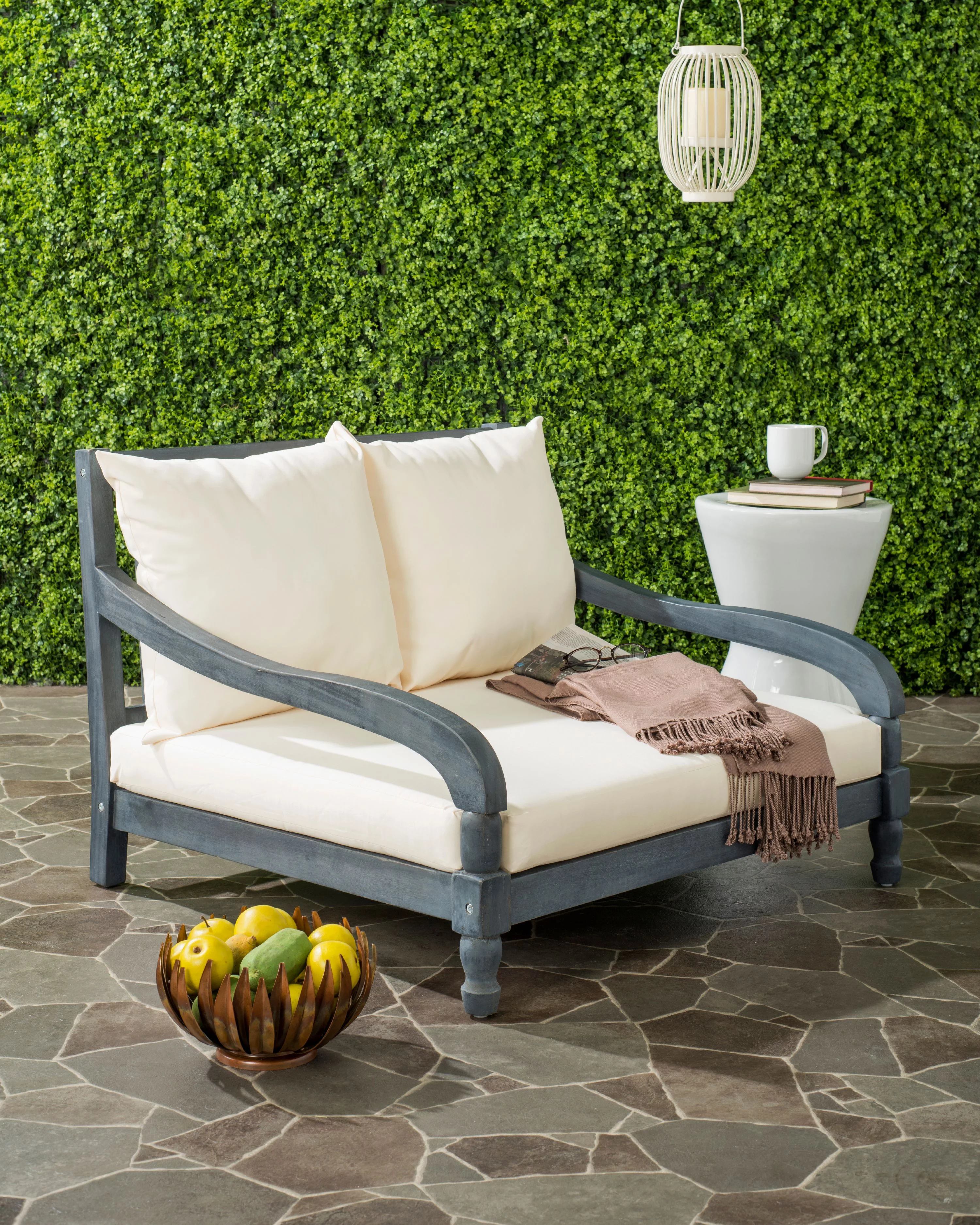 Safavieh Pomona Outdoor Contemporary Lounger with Cushion