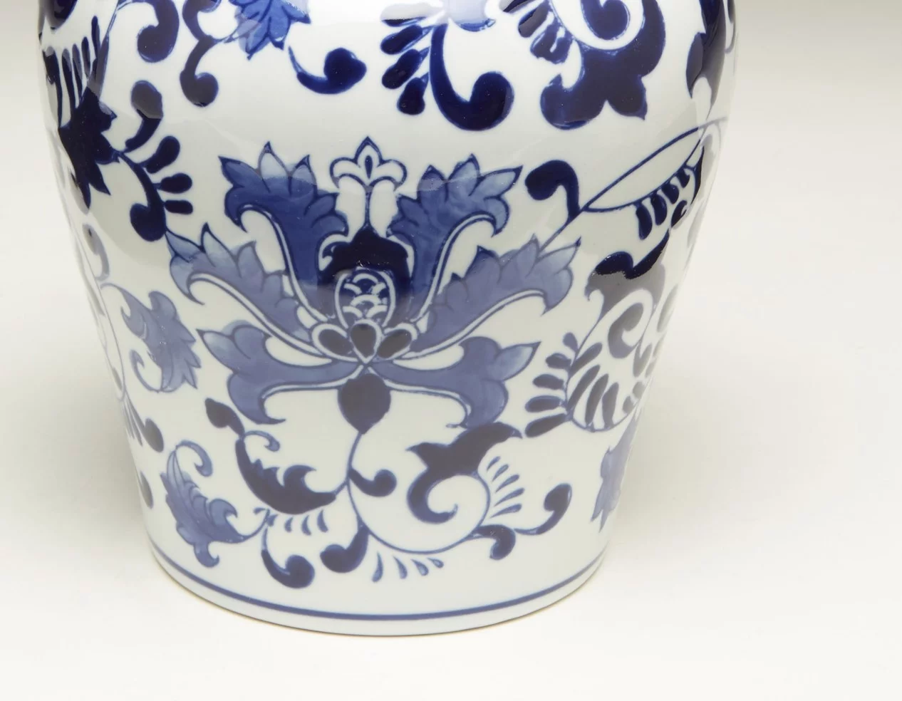 Zeckos AA Importing 59777 10 inch Blue And White Ginger Jar
