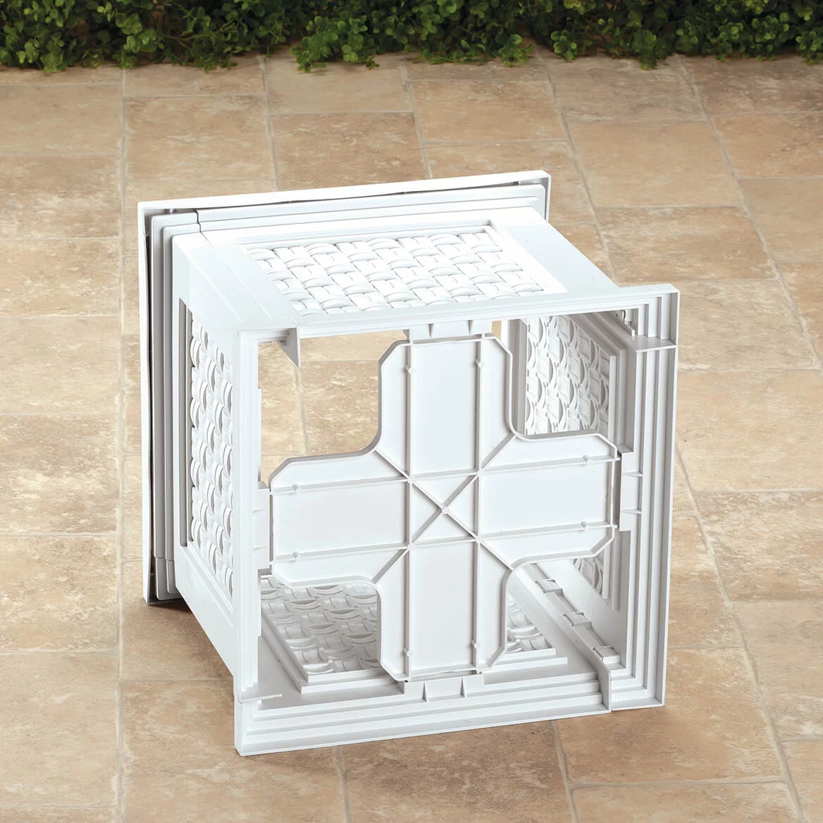 Lightweight All-Weather Rattan-Style Planter Box - Versatile Presentation - Premium-Grade Polyethylene Material - Easy Assembly - 14.75